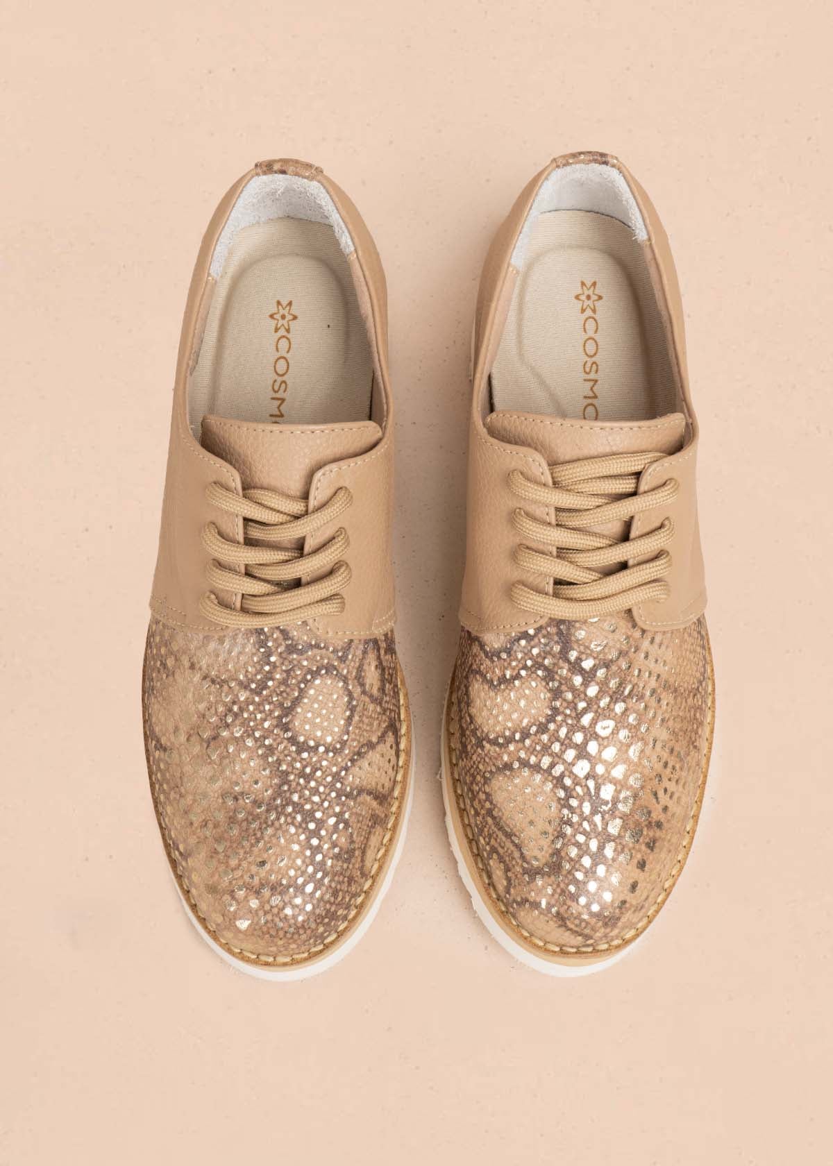 Zapatos con atadura en cuero color camel con folia pitón 105503