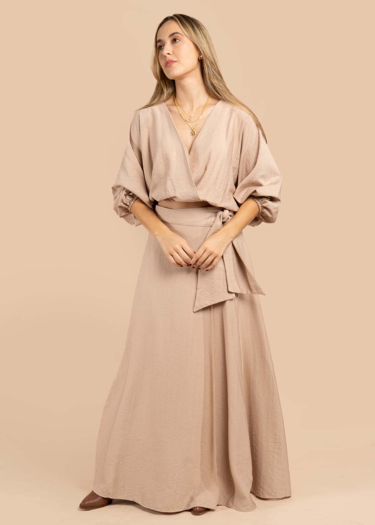 Blusa color nude con cuello V 105531