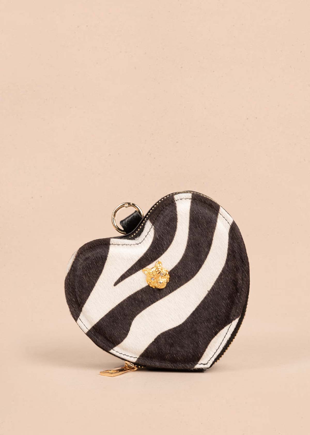 Bolso manos libres en cuero con forma de corazón color negro 105559