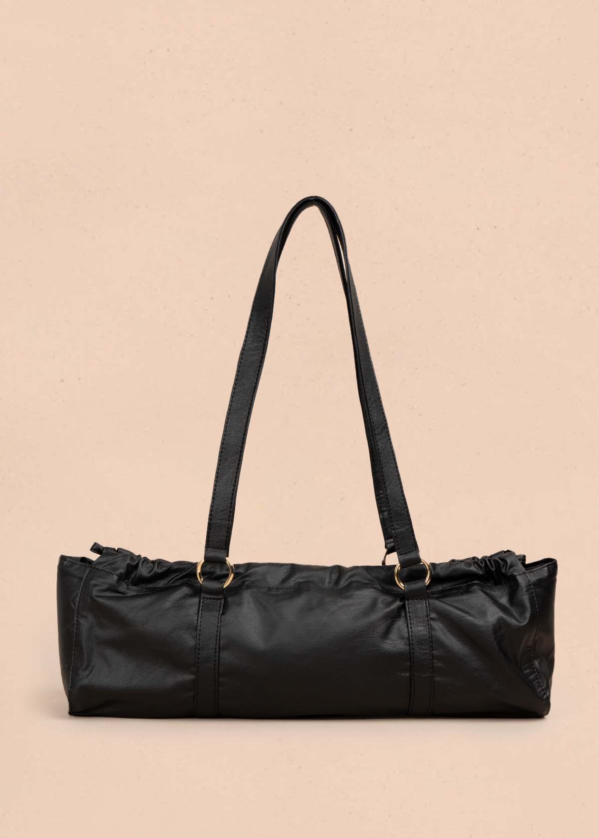 Bolso cartera color negro con recogido 105567