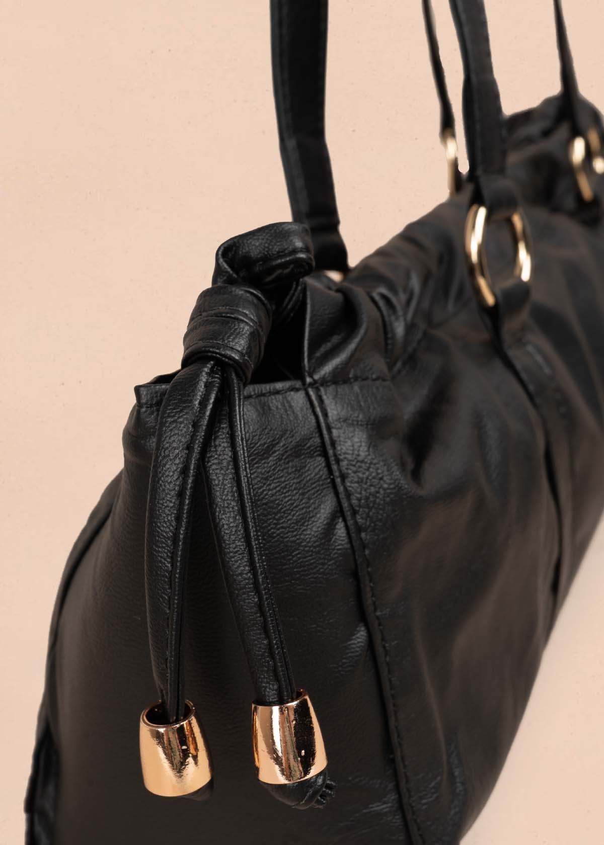 Bolso cartera color negro con recogido 105567