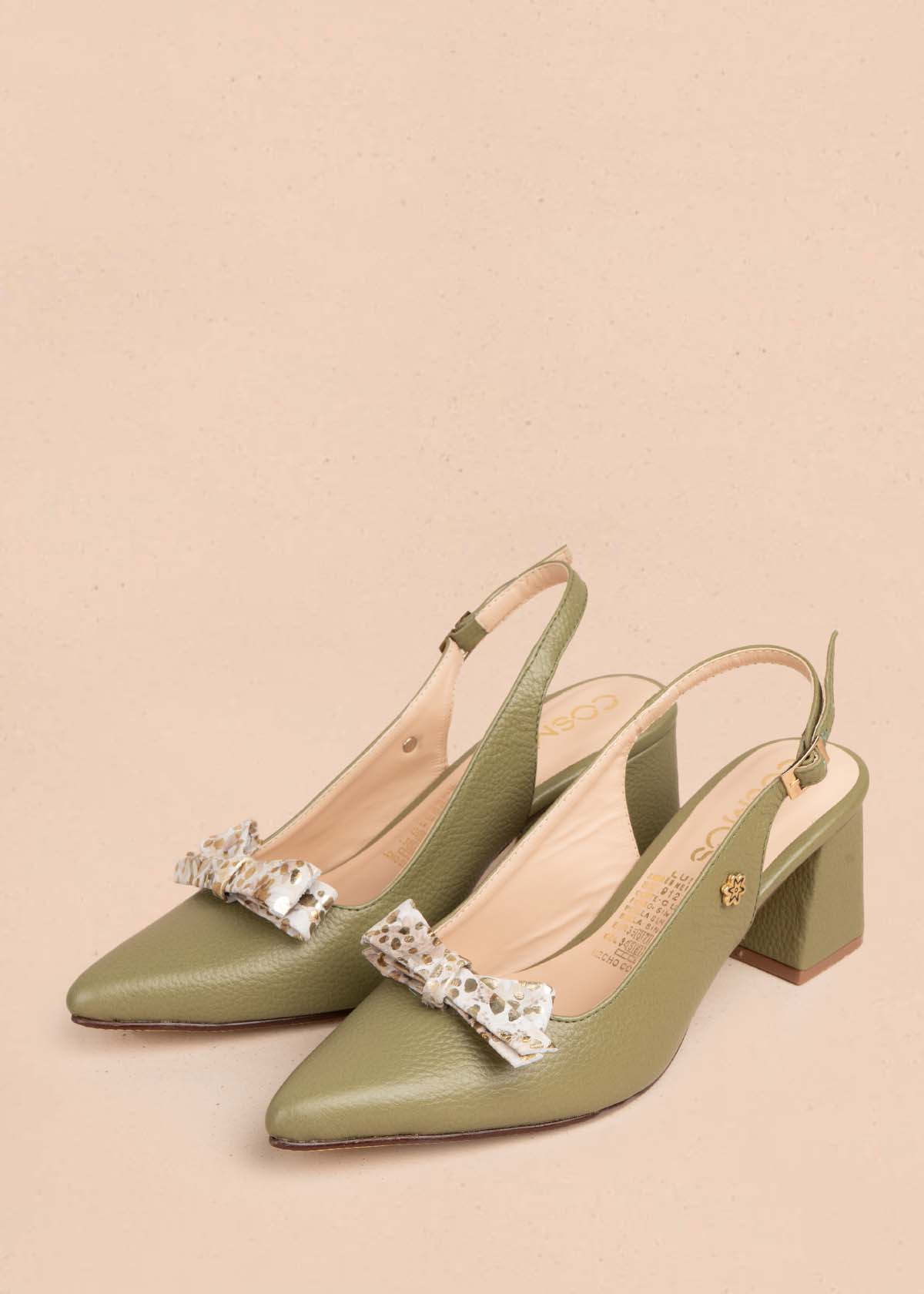 Tacones trabilla en cuero color verde con moño 105579