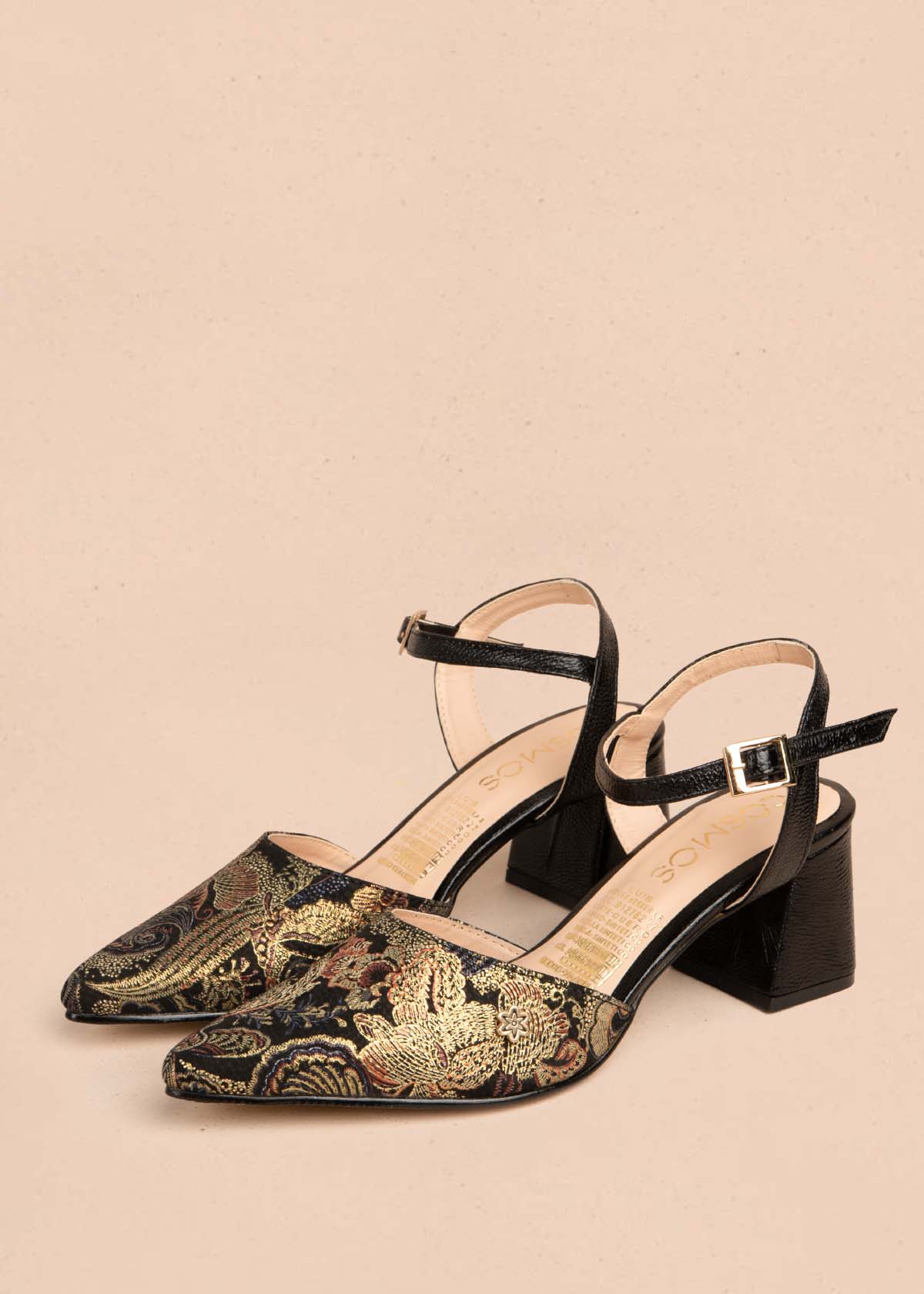 Tacones trabilla en cuero color negro con arabescos 105580