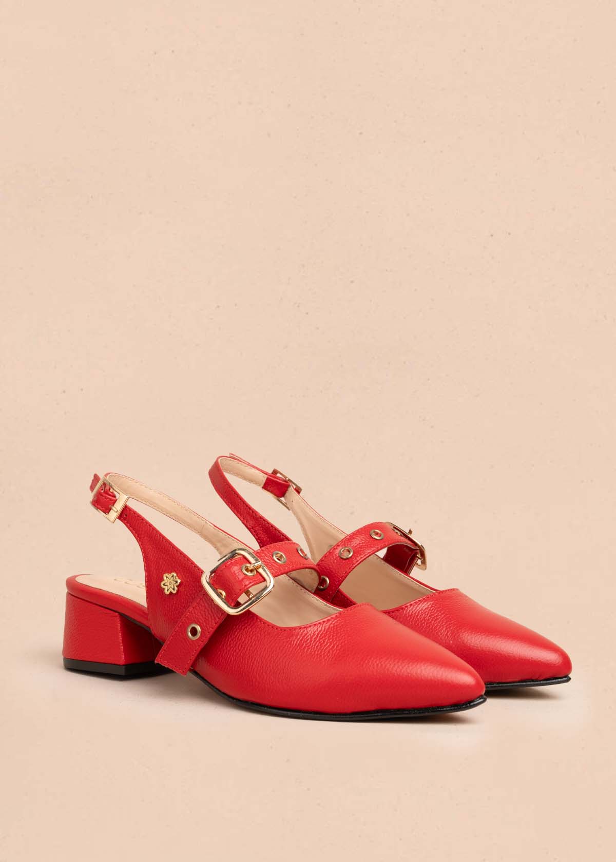 Tacones trabilla en cuero color rojo con correa 105587