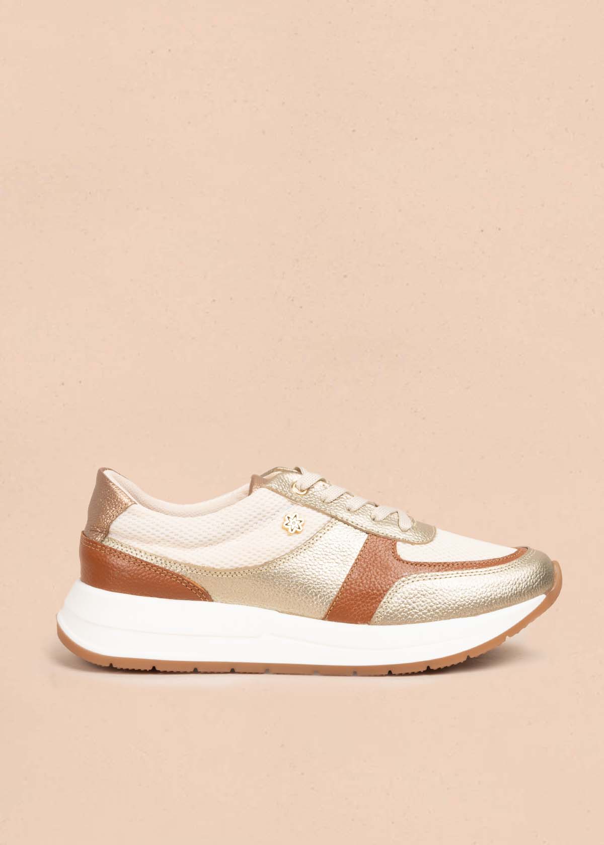 Tenis casuales en cuero color champaña 105590