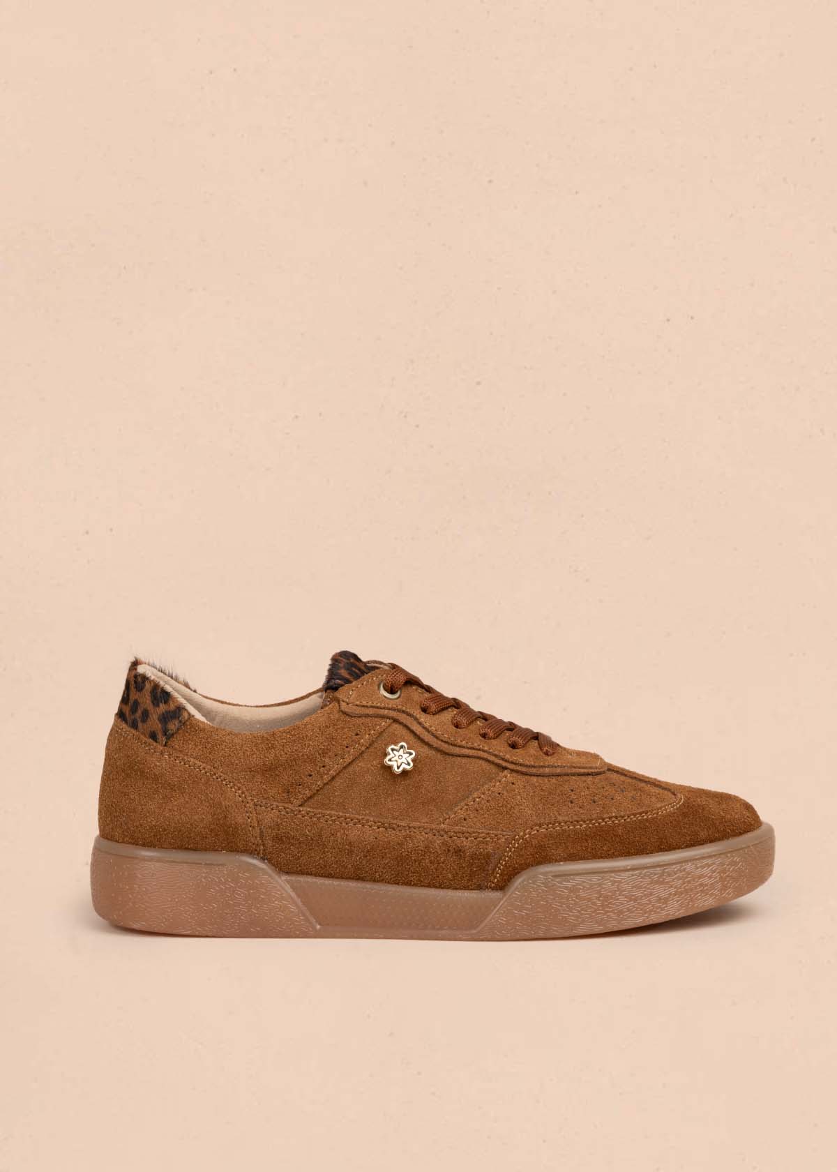 Tenis casuales en cuero color miel 105595