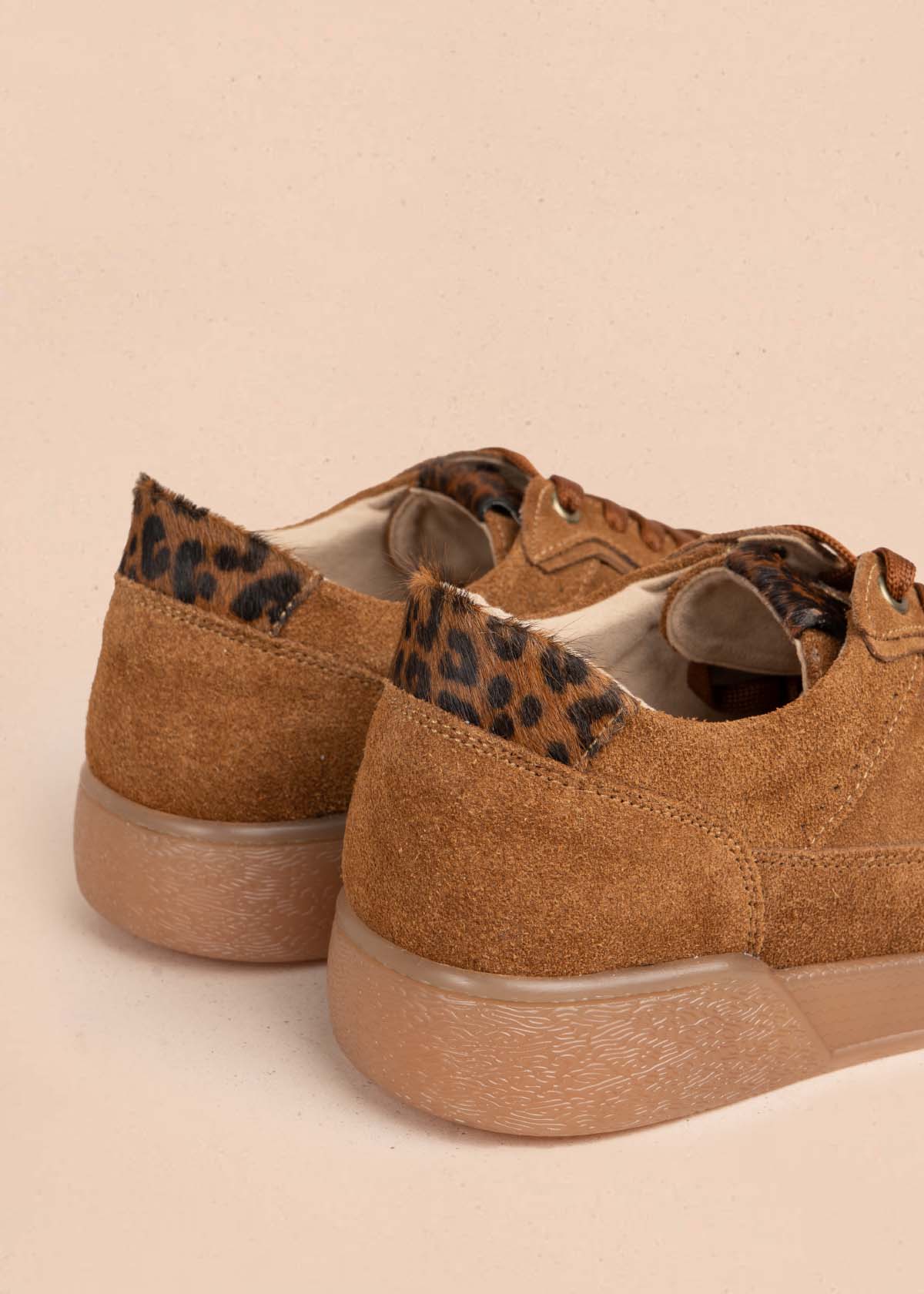 Tenis casuales en cuero color miel 105595