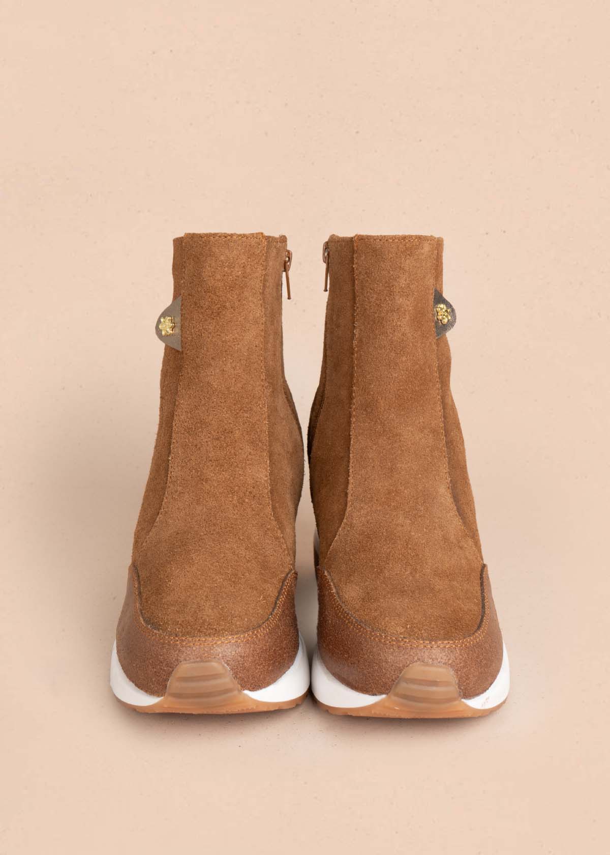 Botines en cuero color miel con cierre lateral 105597