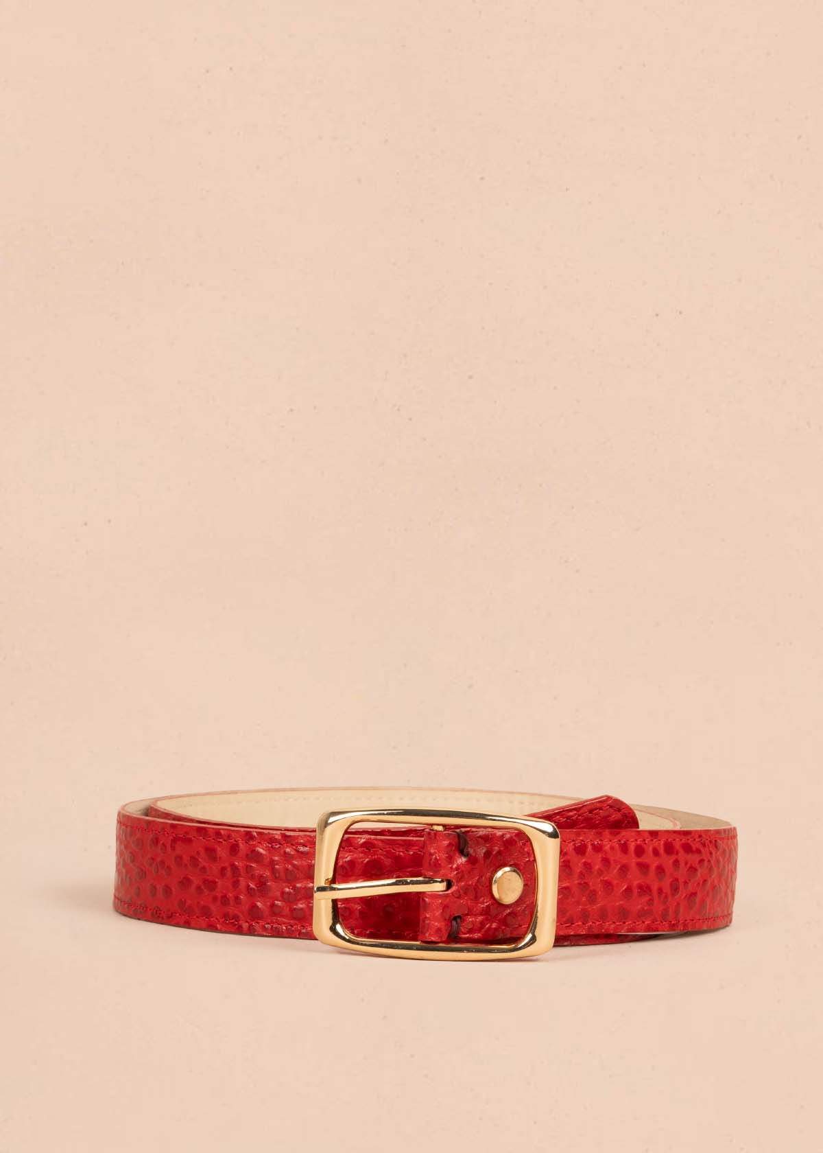 Cinturón en cuero color rojo con textura croco 105642