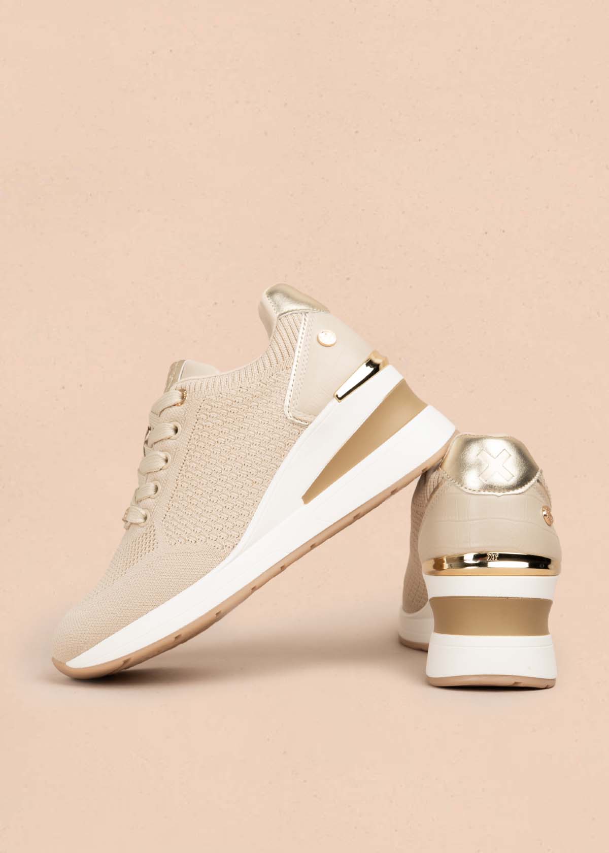 Tenis casuales color beige 105697
