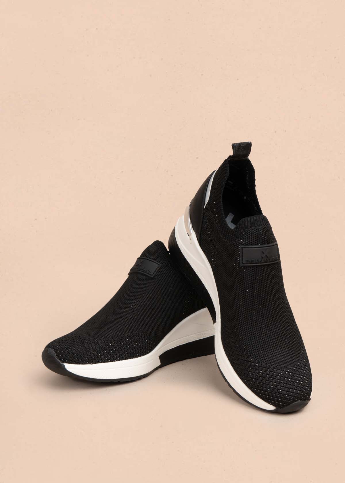 Tenis casuales color negro 105699