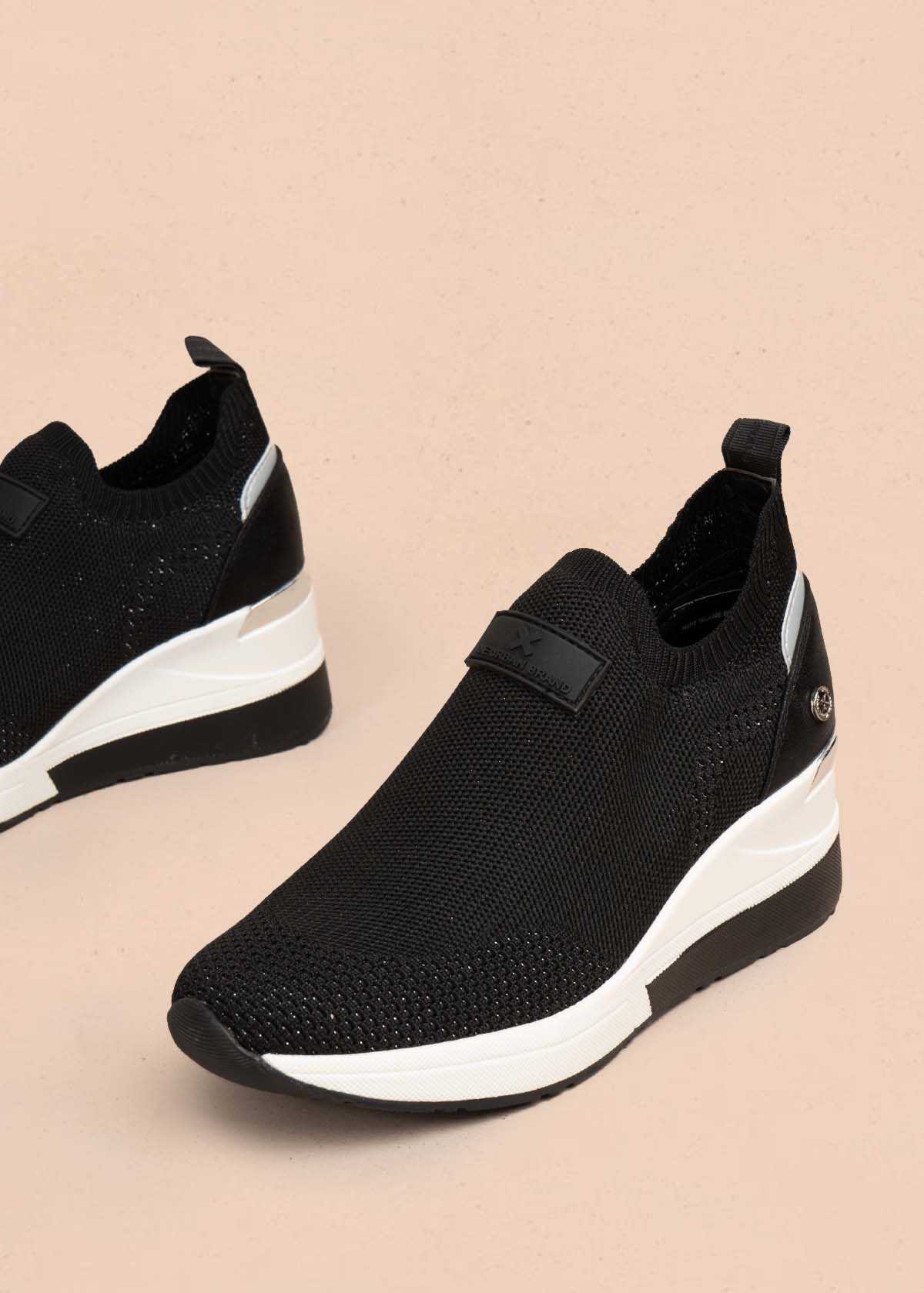 Tenis casuales color negro 105699