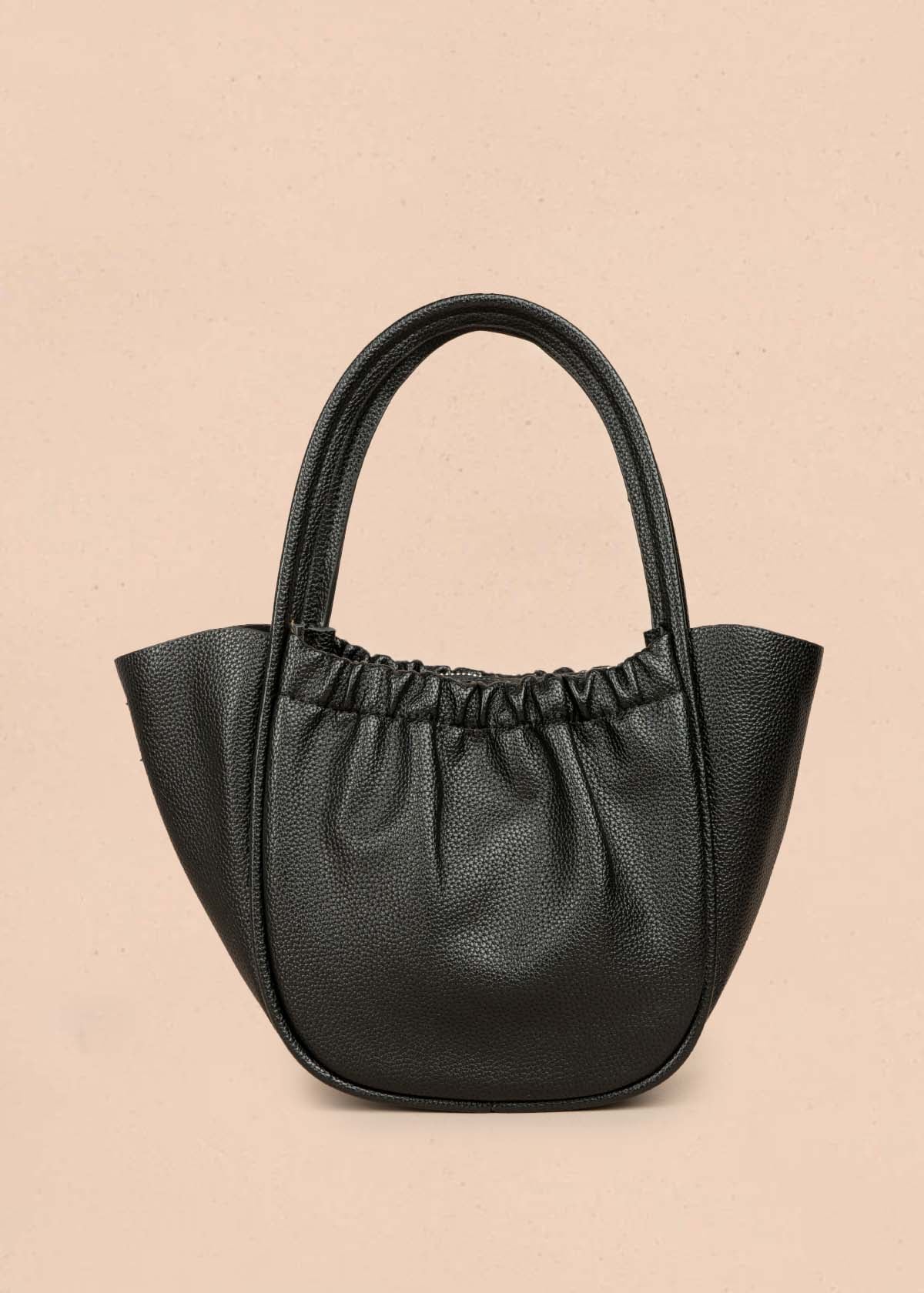 Bolso tipo cartera color negro con resorte 105702