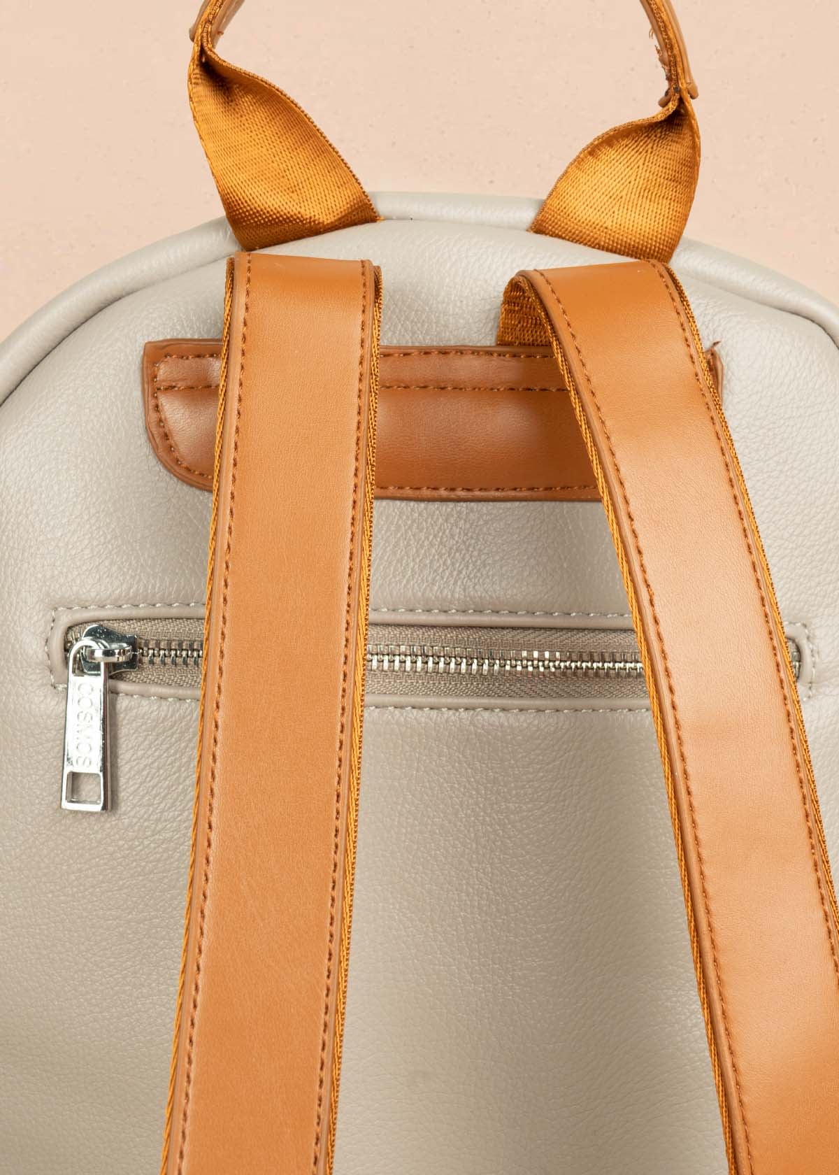 Morral color gris con bolsillo frontal 105703