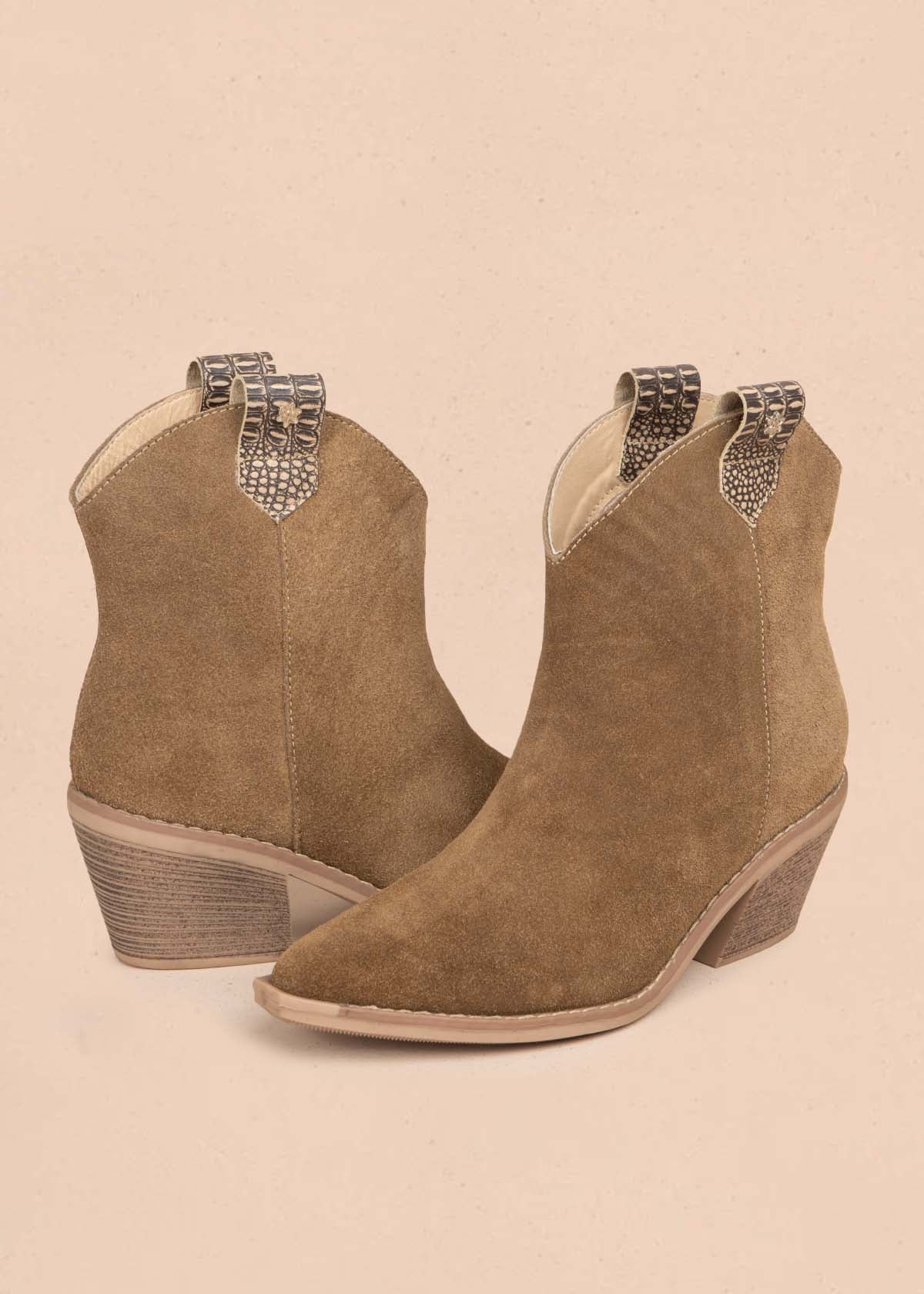 Botines en cuero color arena 105708