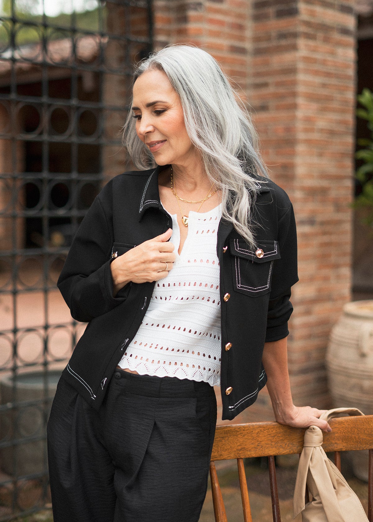 Blusa en tejido color marfil con diseño calado 105740