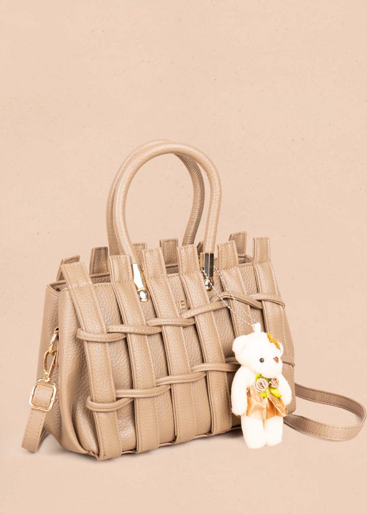 Bolso tipo cartera color moca con llavero 105763