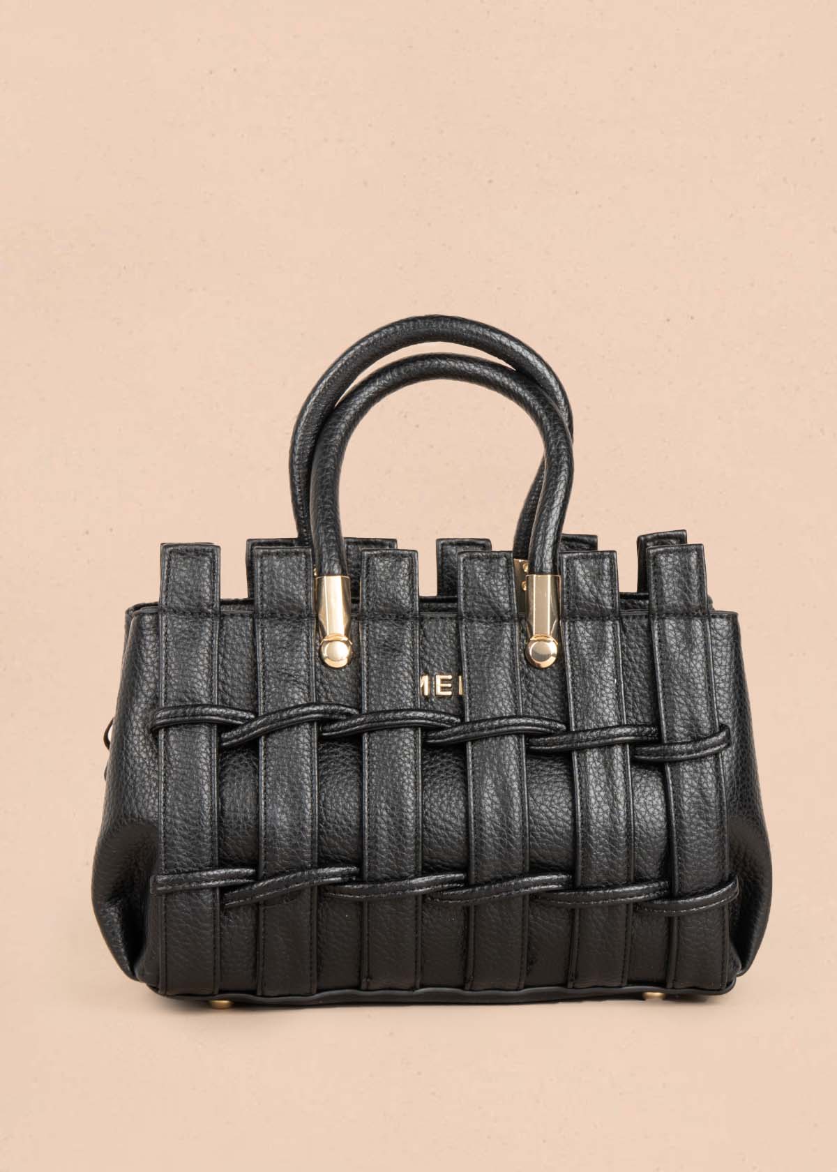 Bolso tipo cartera color negro con llavero 105763