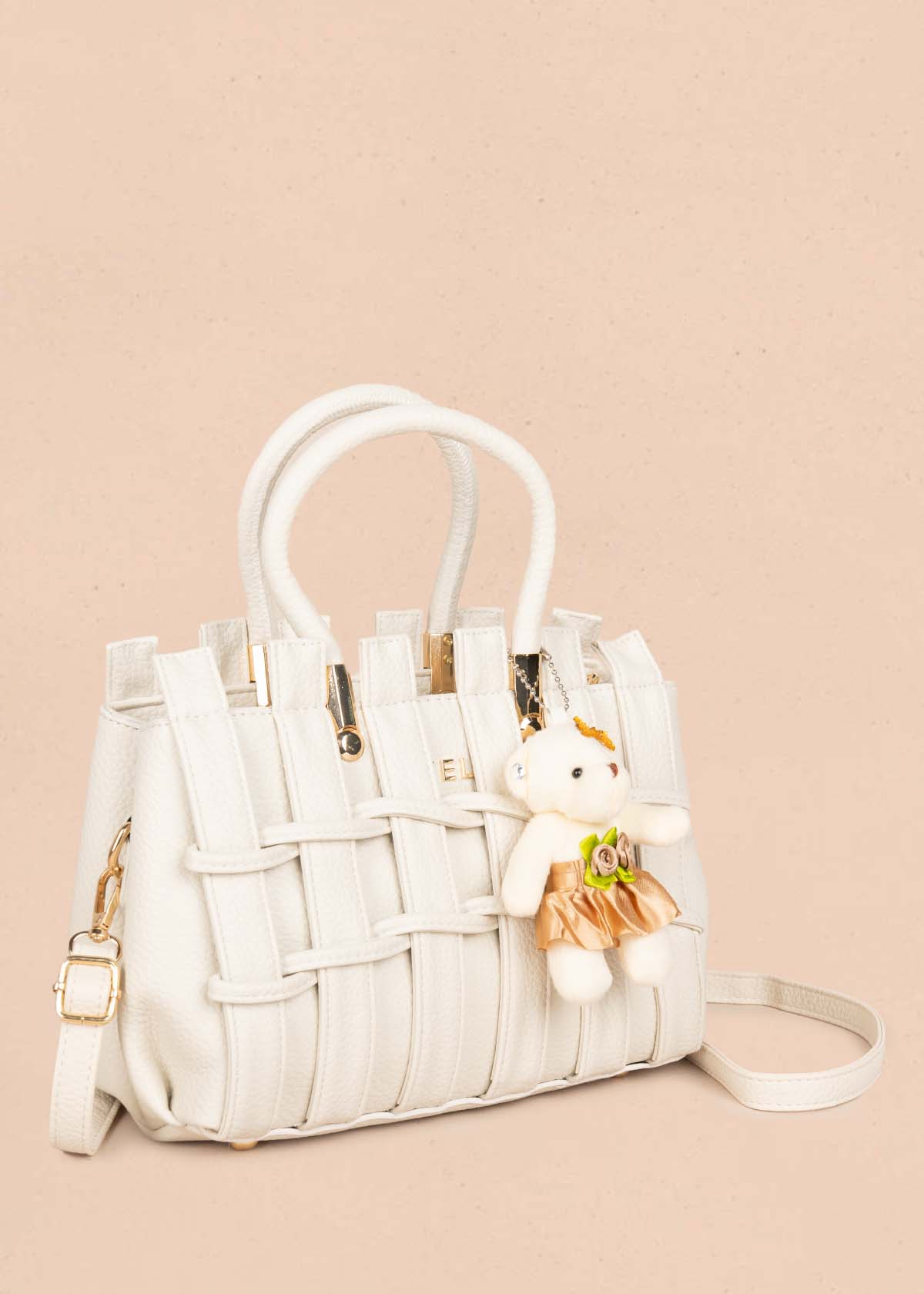 Bolso tipo cartera color talco con llavero 105763