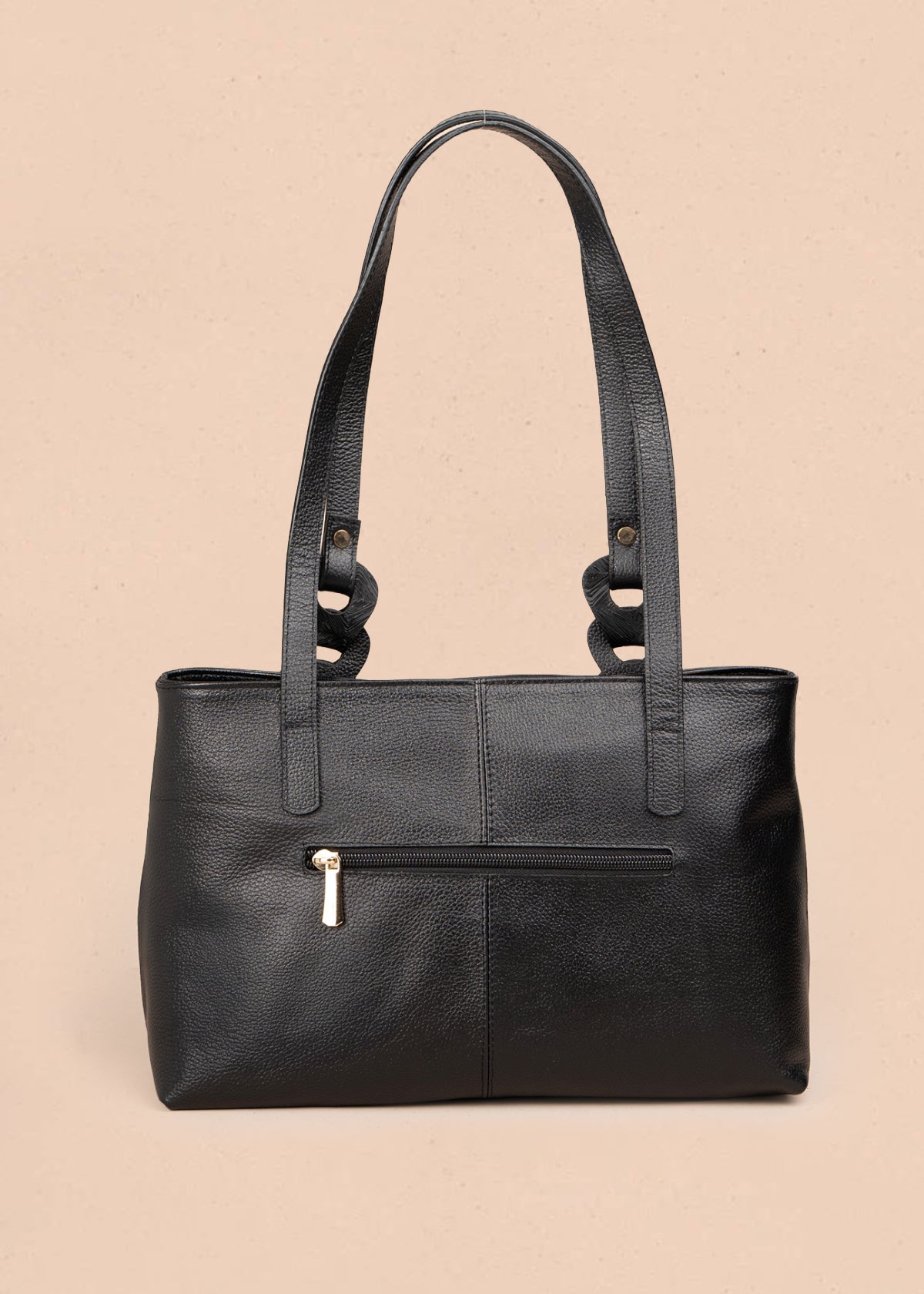 Bolso tipo cartera en cuero color negro con asas en eslabón 105784