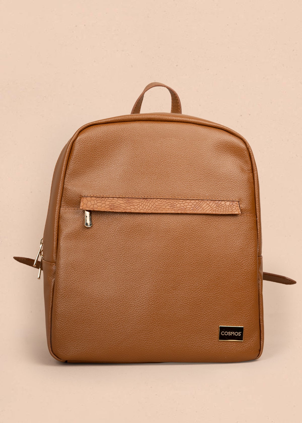 Morral en cuero color miel con cierre frontal y detalle en textura croco 105789