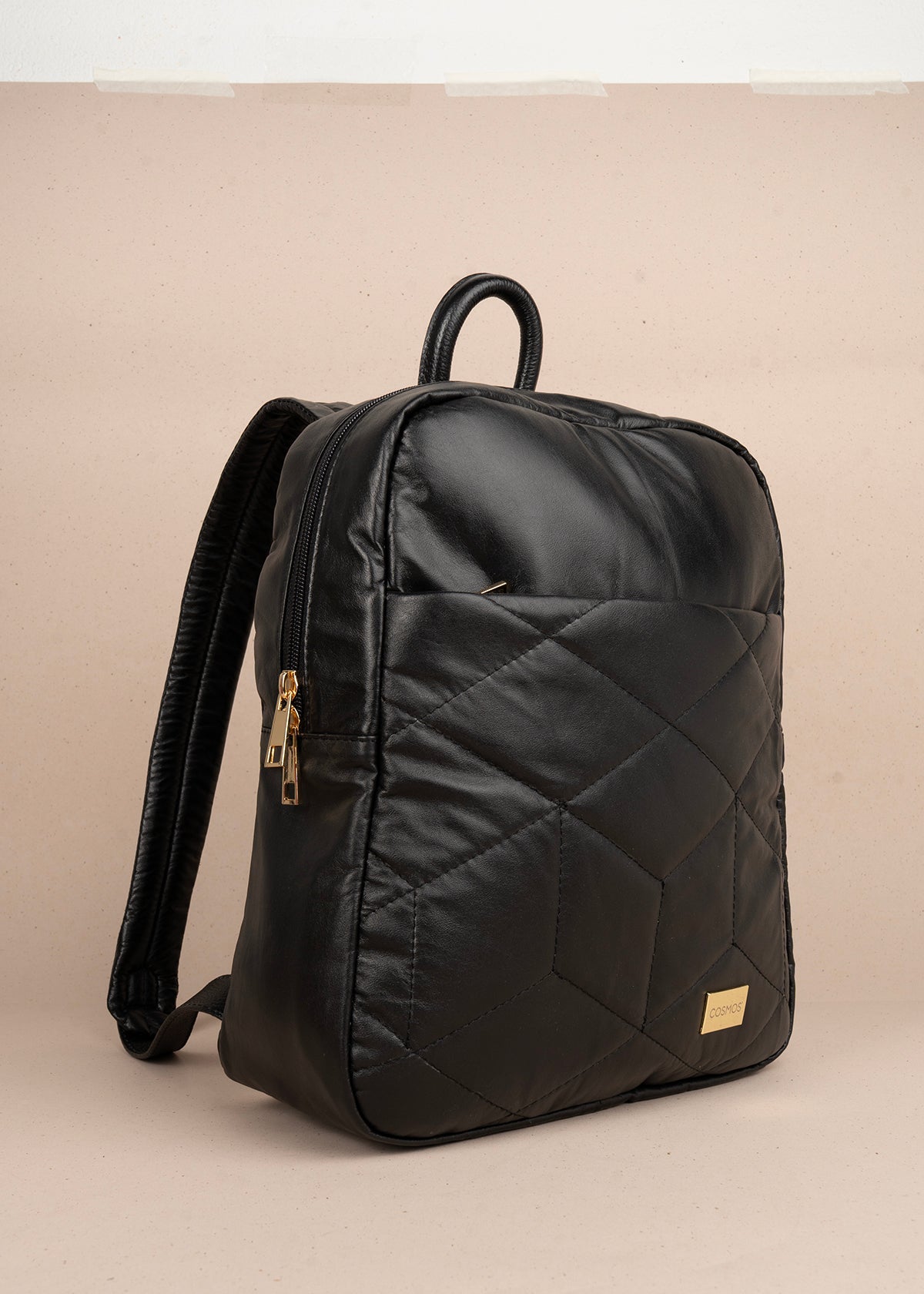 Morral en cuero color negro con costuras en rombos 105790