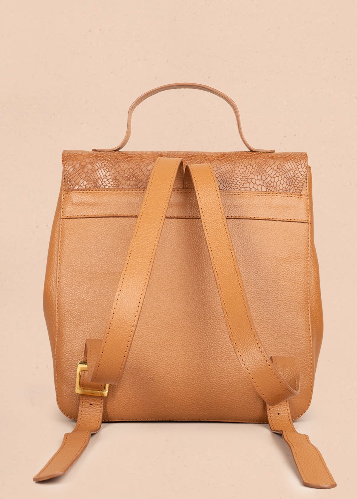 Morral en cuero color miel con textura 105791