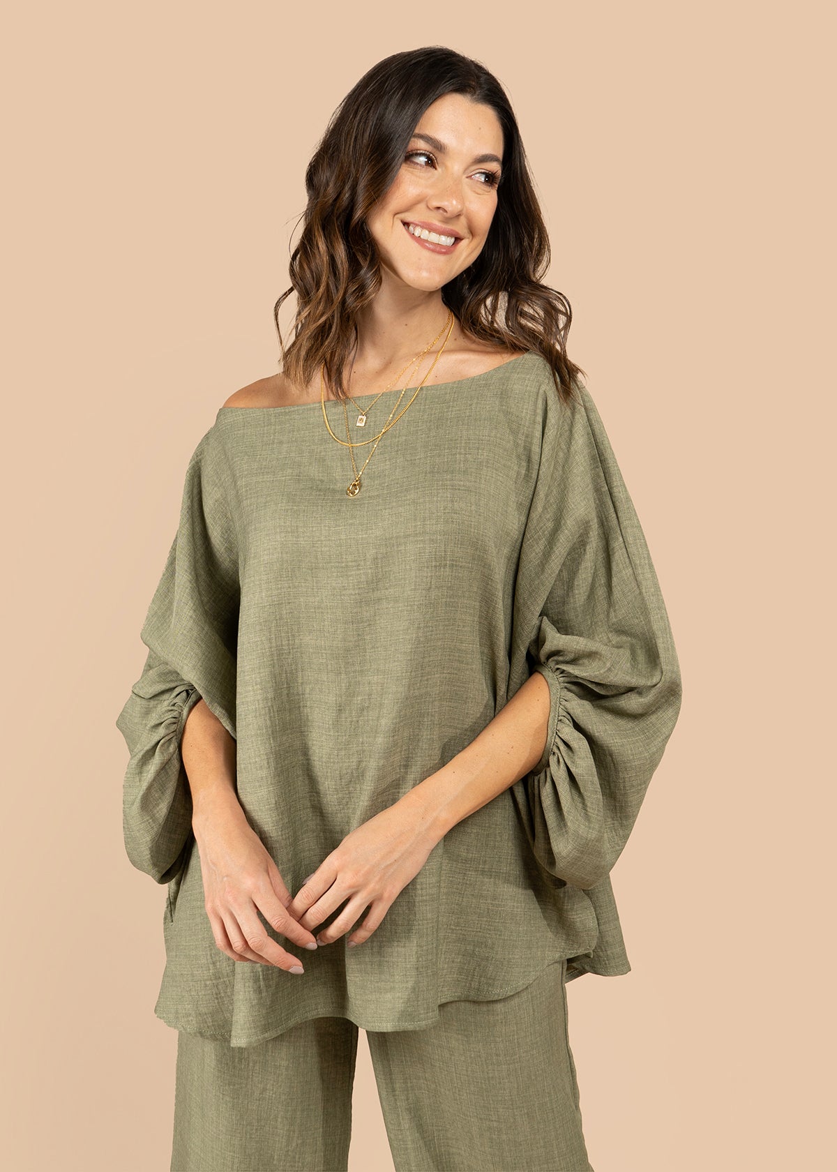 Blusa color verde cuello bandeja 105793