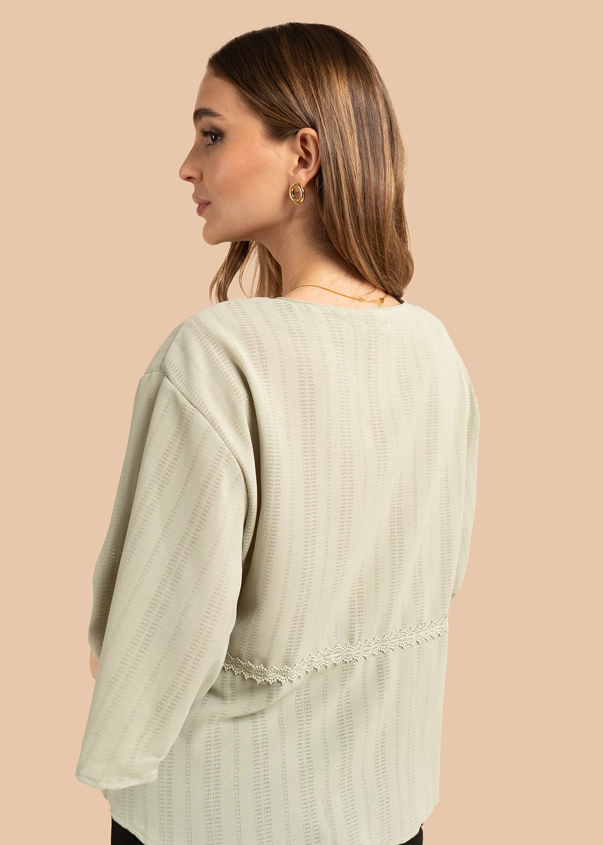 Blusa color verde con cuello en V 105842