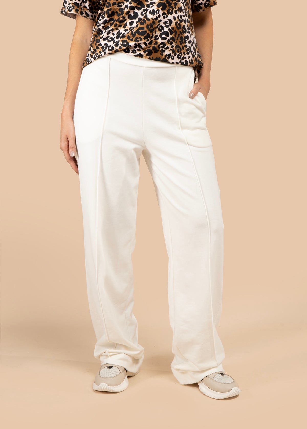 Pantalón color beige con pretina ancha 105846