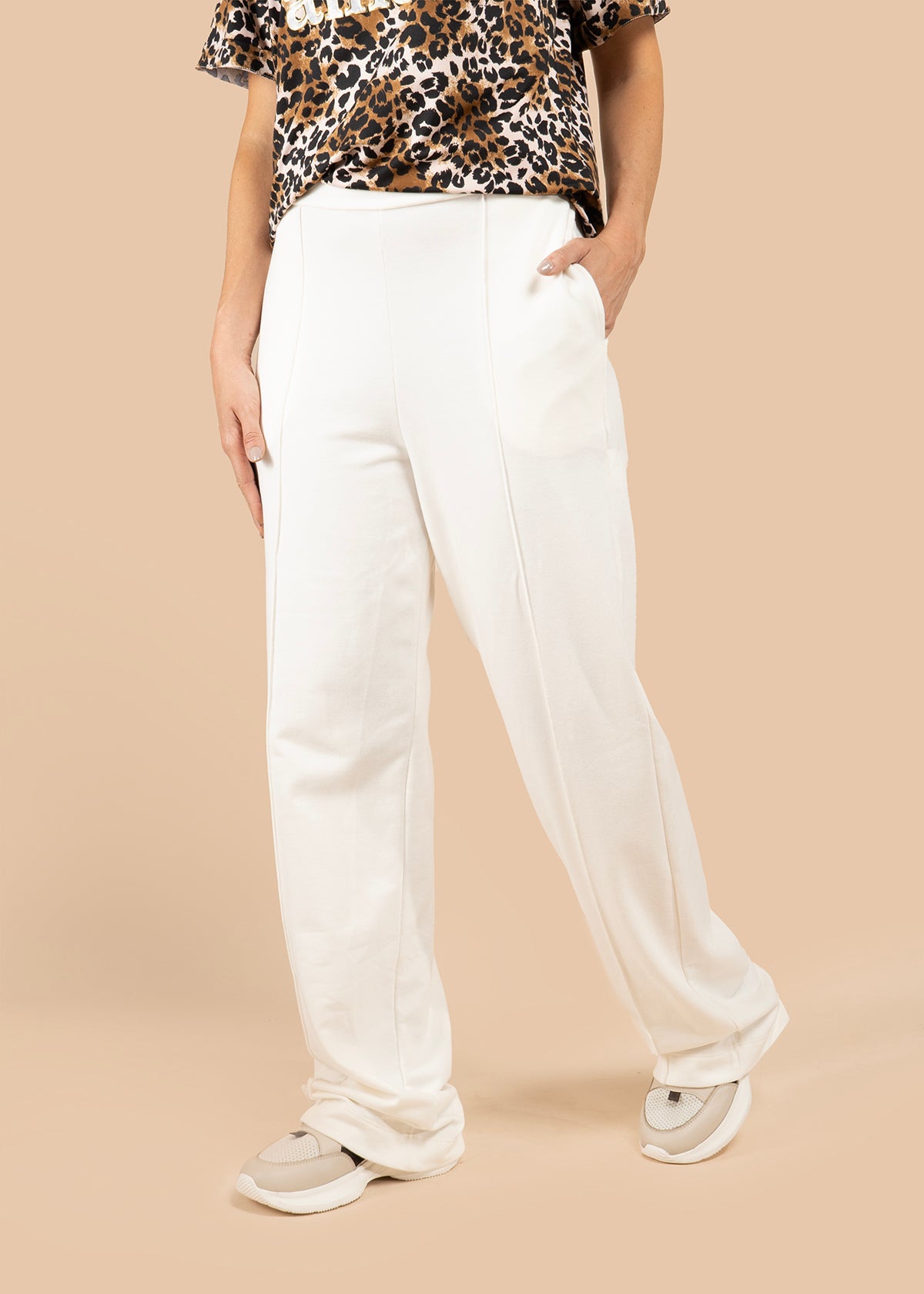 Pantalón color beige con pretina ancha 105846