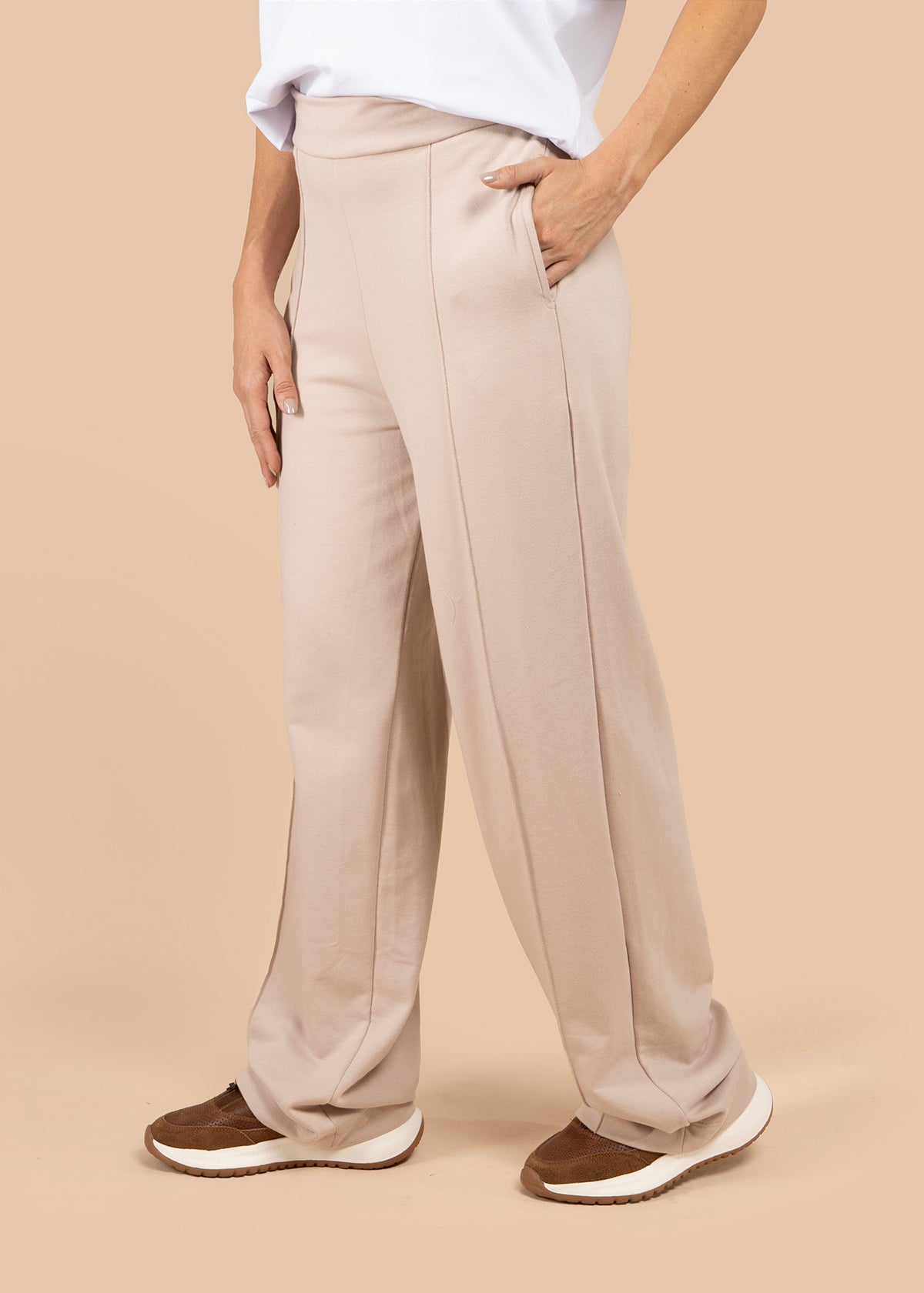 Pantalón color camel con pretina ancha 105846
