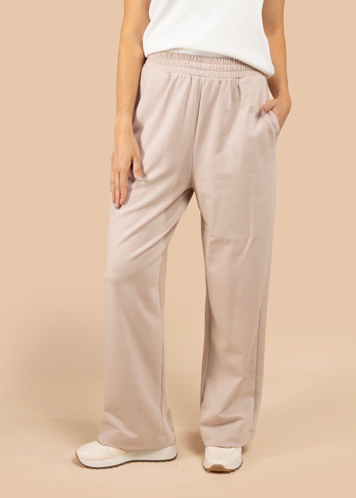 Pantalón color camel con pretina elástica 105849