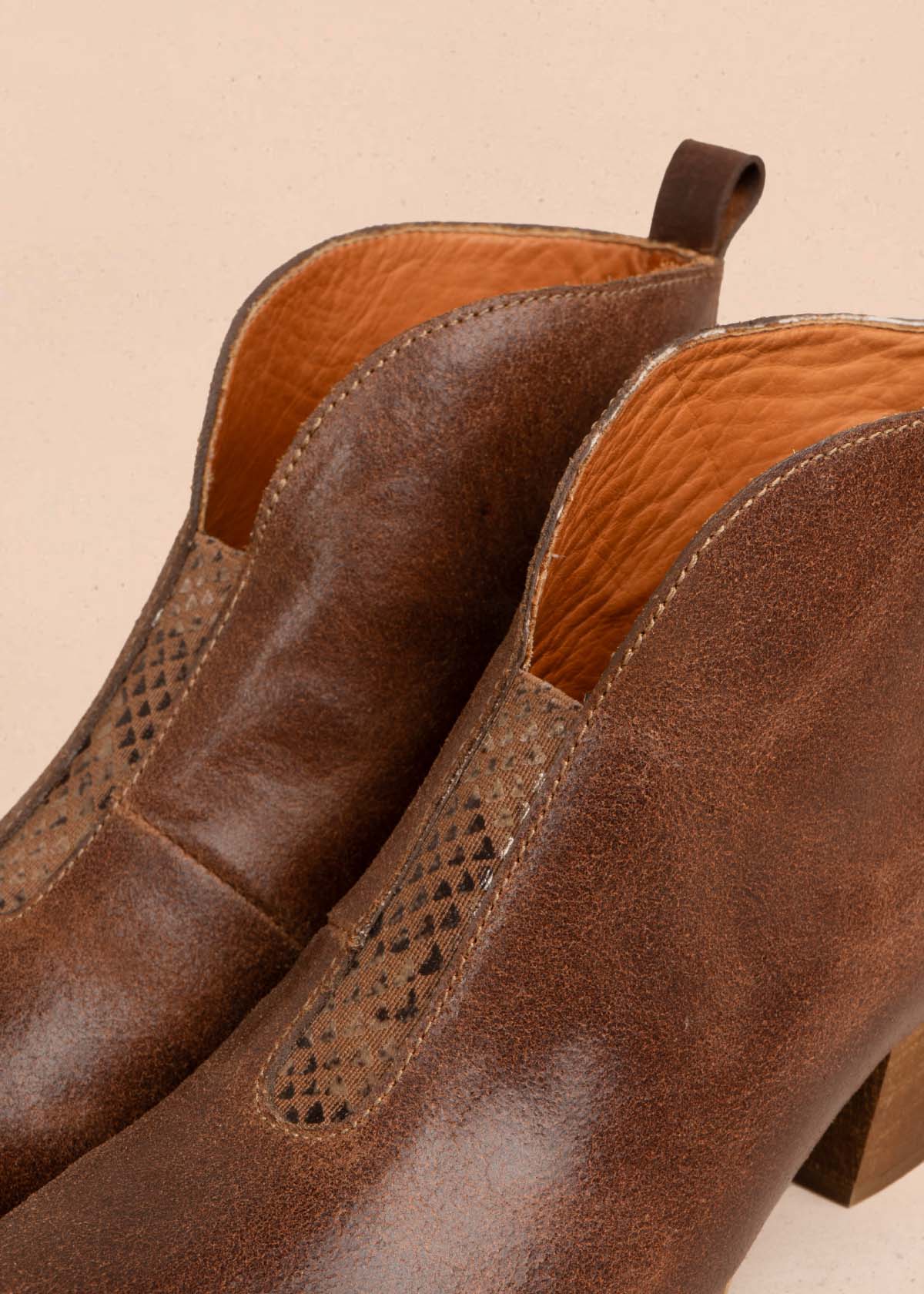 Botines en cuero color café 105873