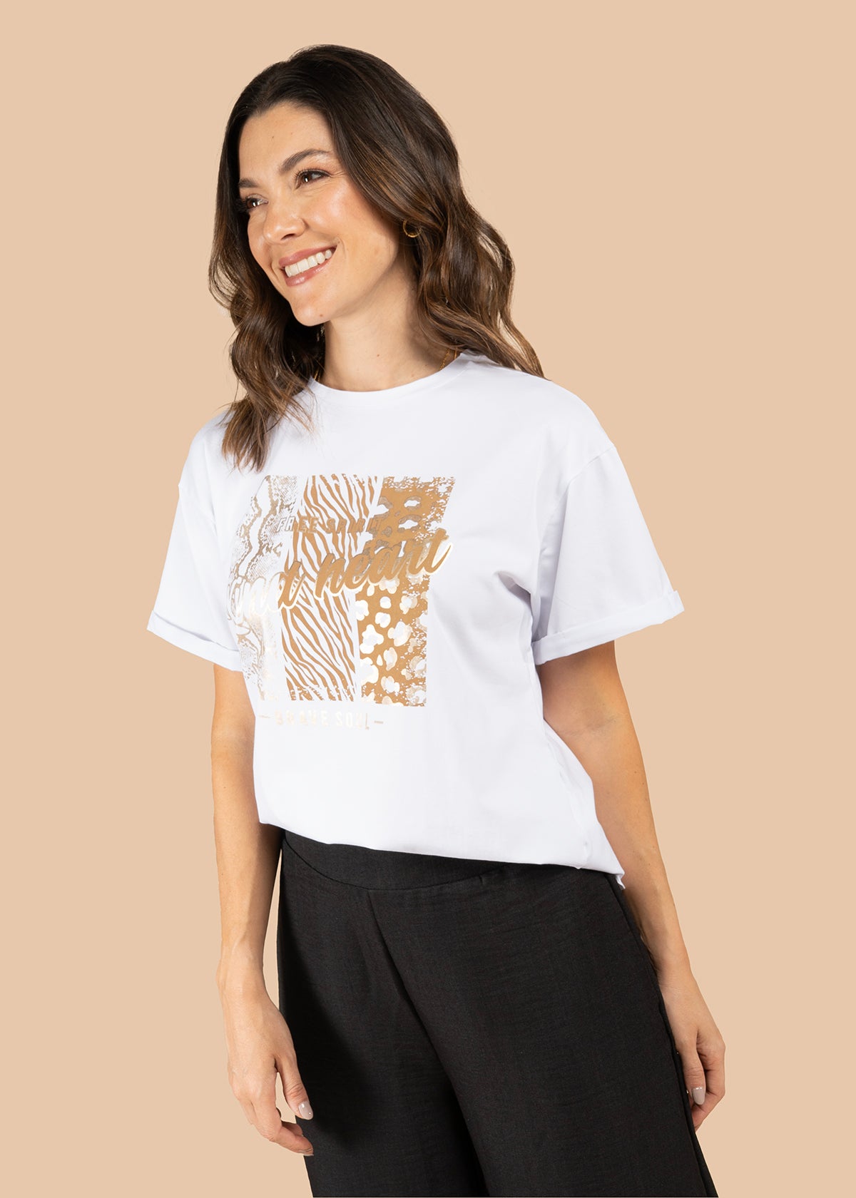 Camiseta color blanco con estampado de animal print 105882