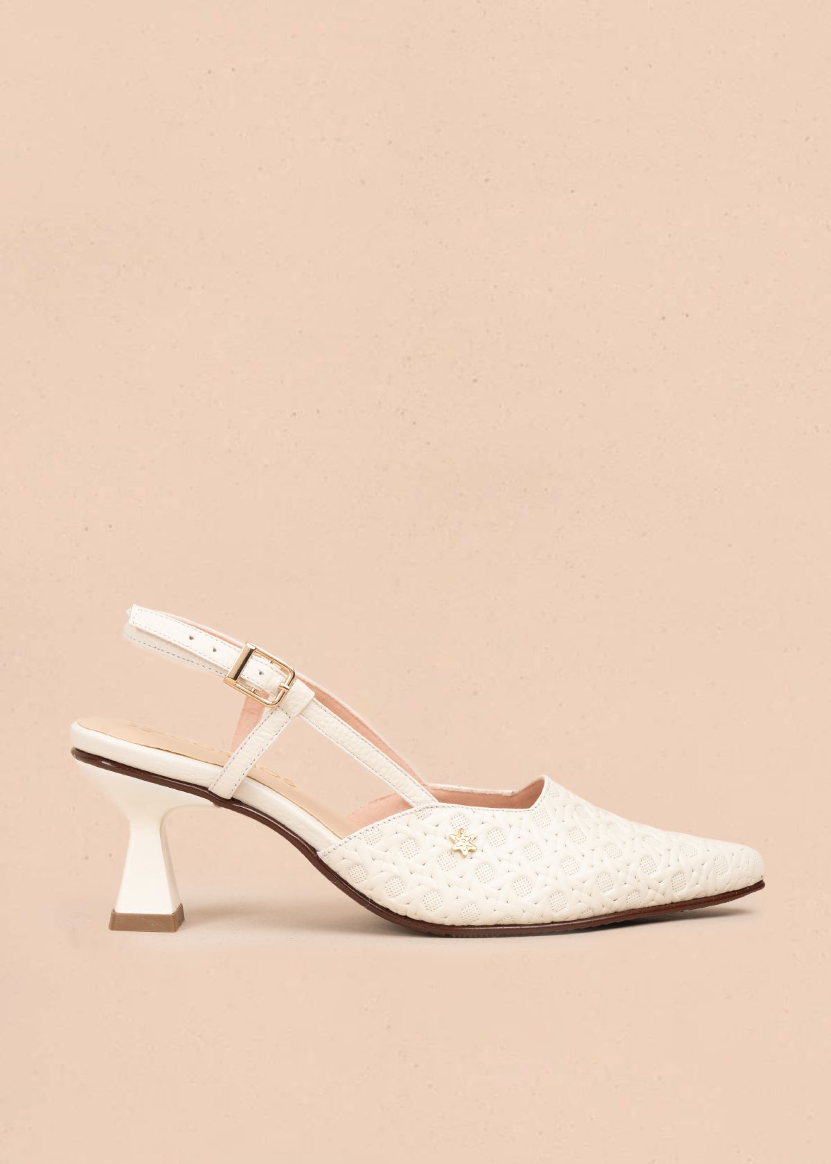 Tacones trabilla en cuero color blanco con tacón copa 105927