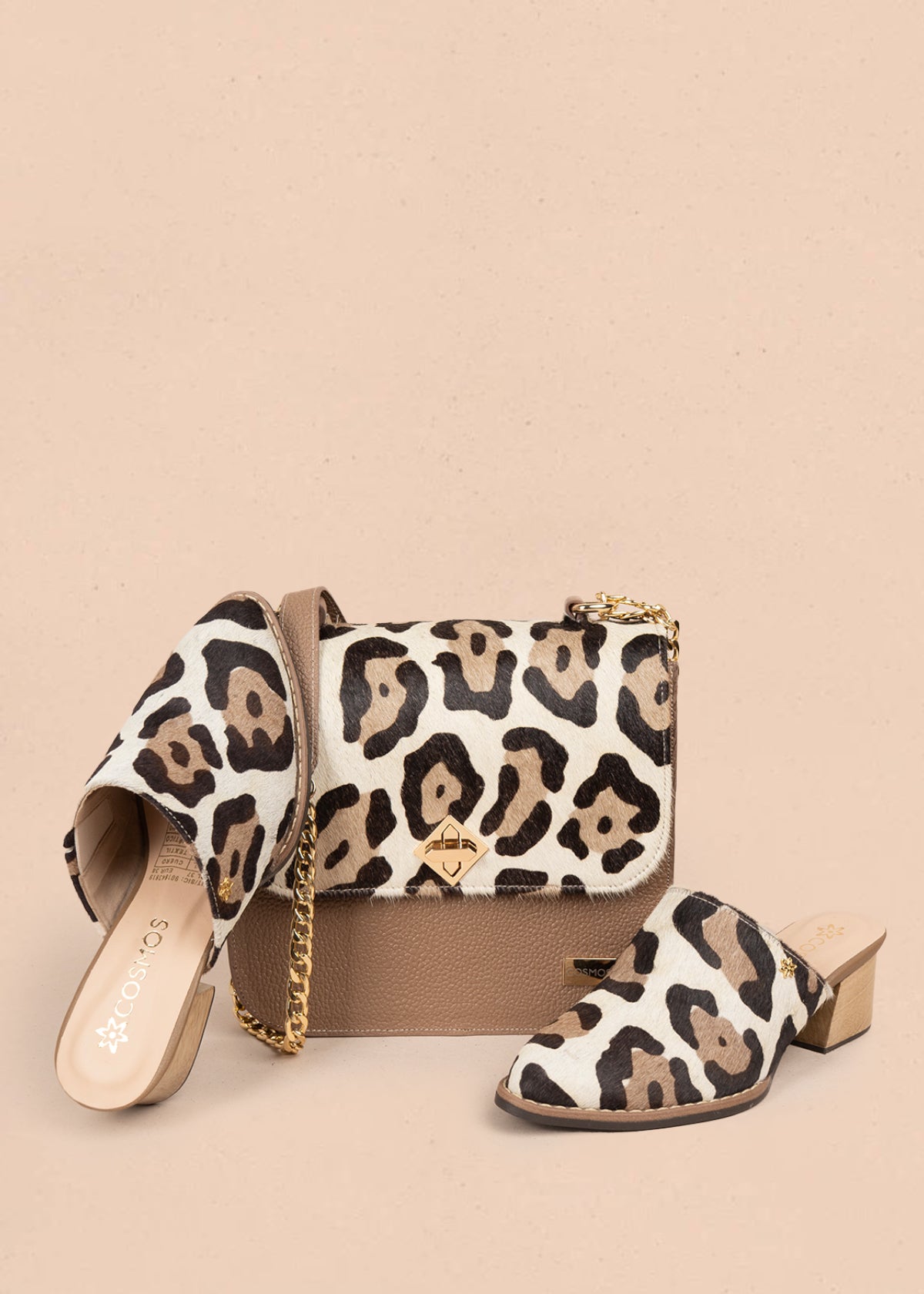 Zueco en cuero color café con estampado animal print 105933