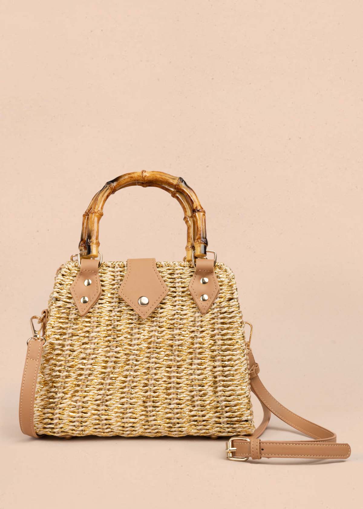 Bolso de mano tipo canasta con asa de bambú color beige 105940