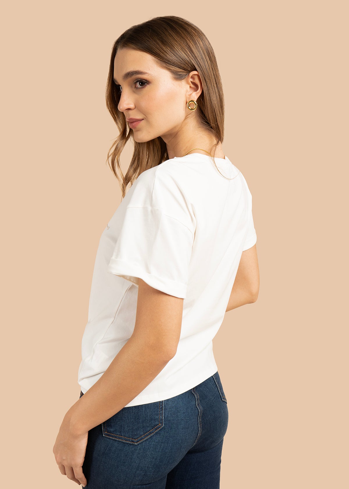 Camiseta color blanco con print de perro y detalle de corazón 105973