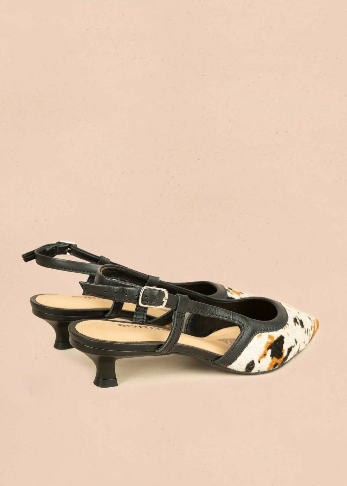 Trabilla en cuero color café 105979