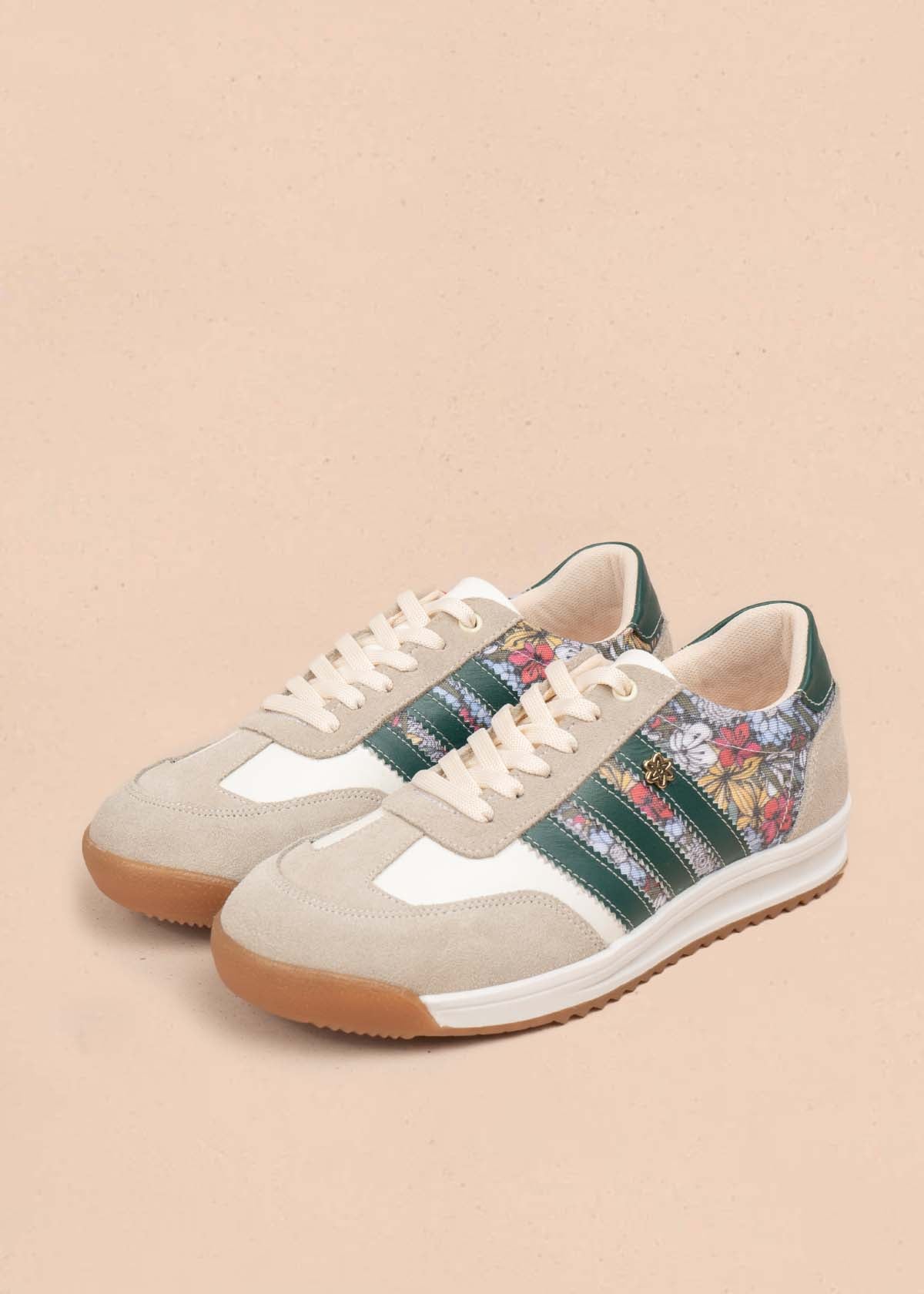 Deportivo en cuero color multicolor con diseño floral y rayas verdes 106040
