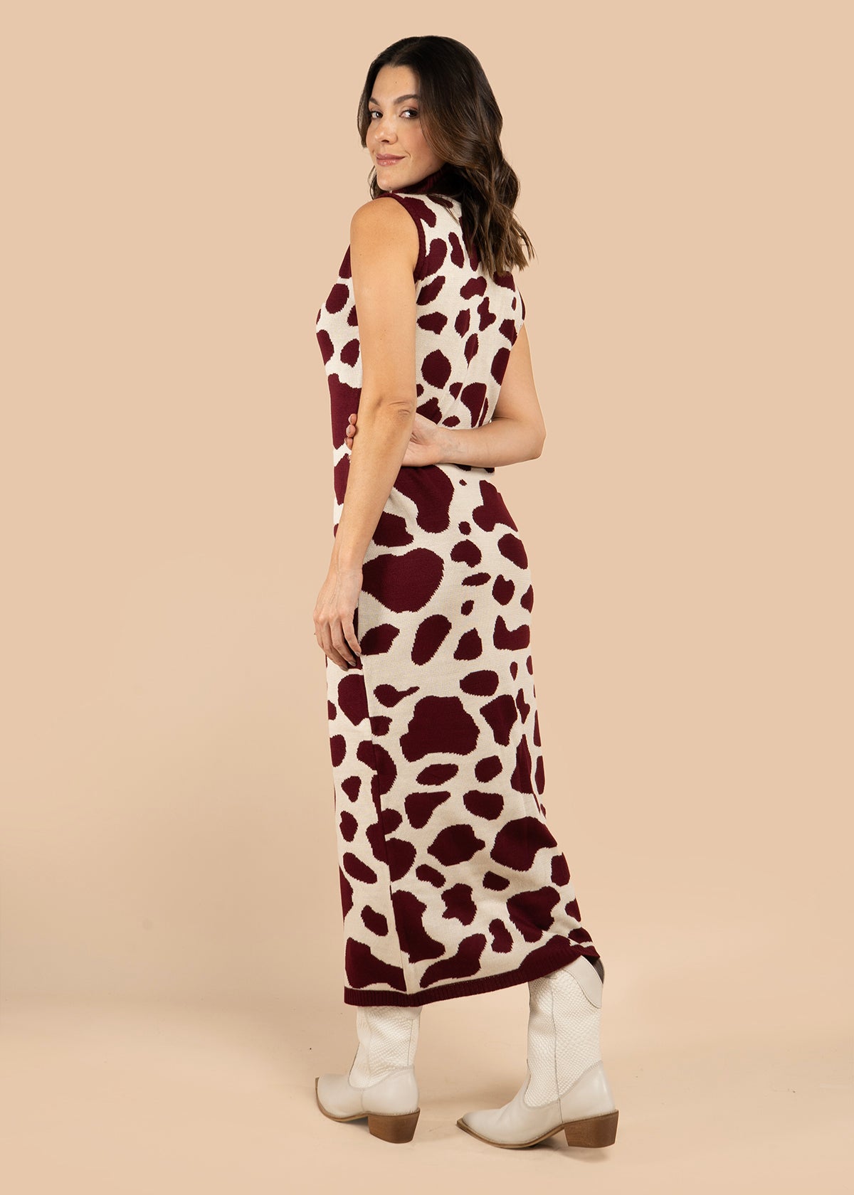 Vestido largo color vinotinto con tejido de manchas 106058