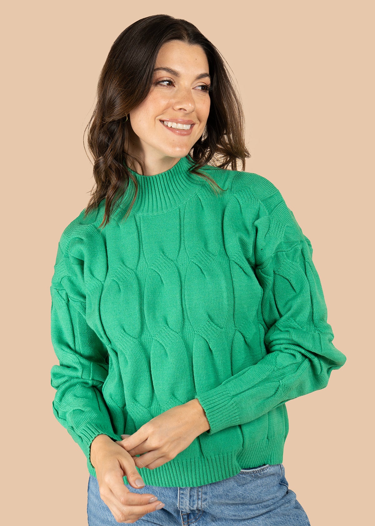 Buzo color verde con tejido trenzado 106068