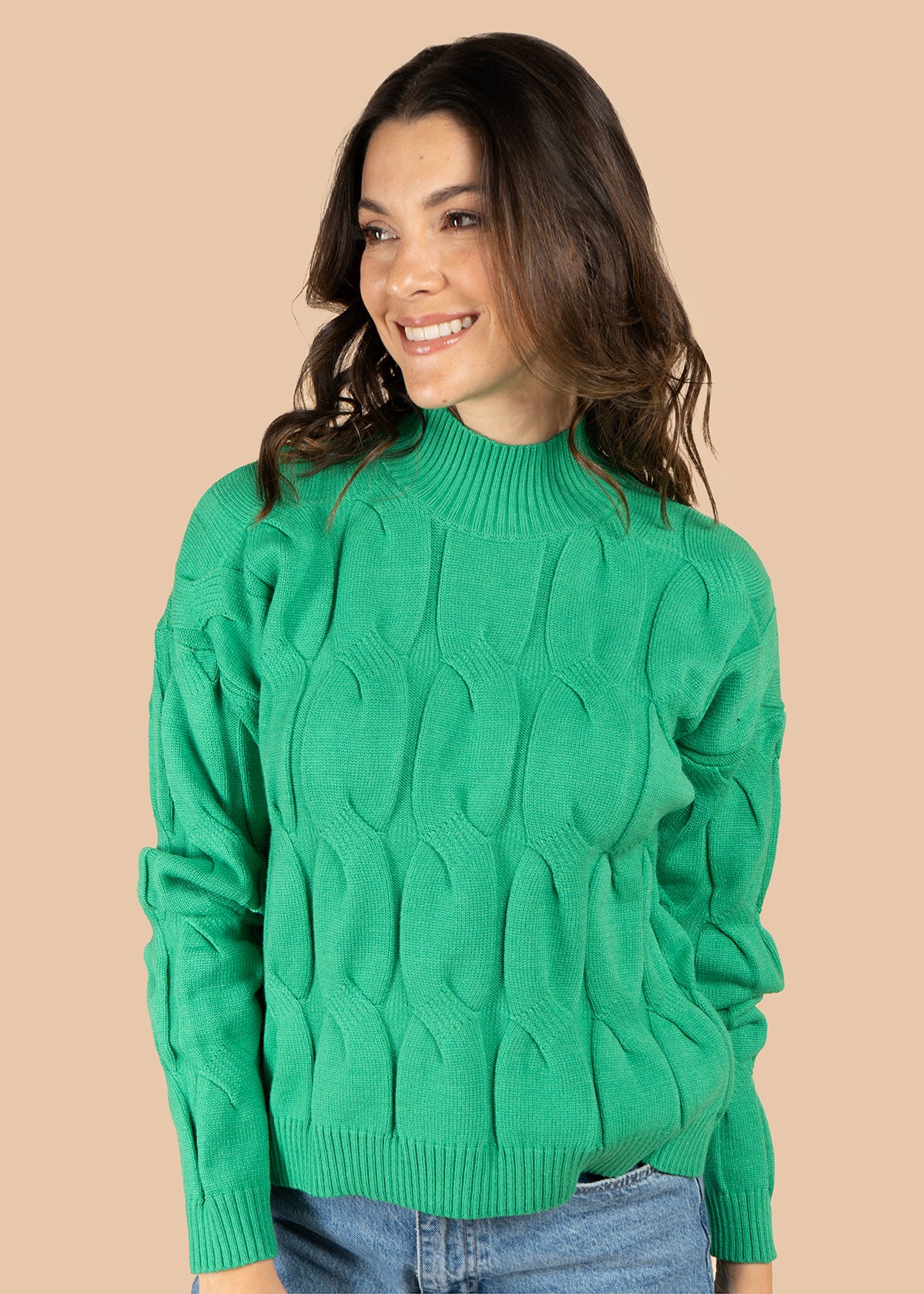 Buzo color verde con tejido trenzado 106068