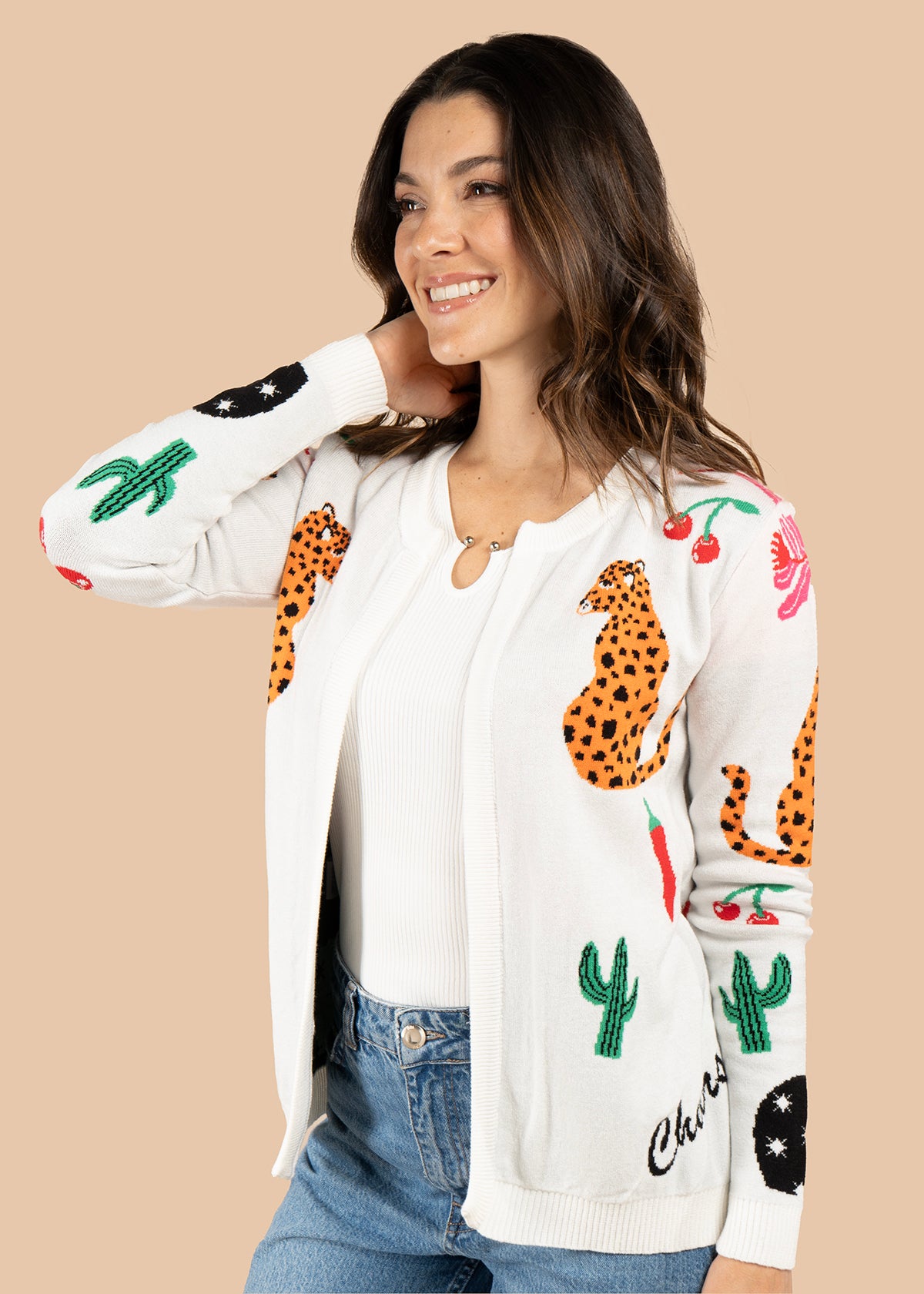 Saco color marfil con tejido de leopardos y elementos decorativos 106077