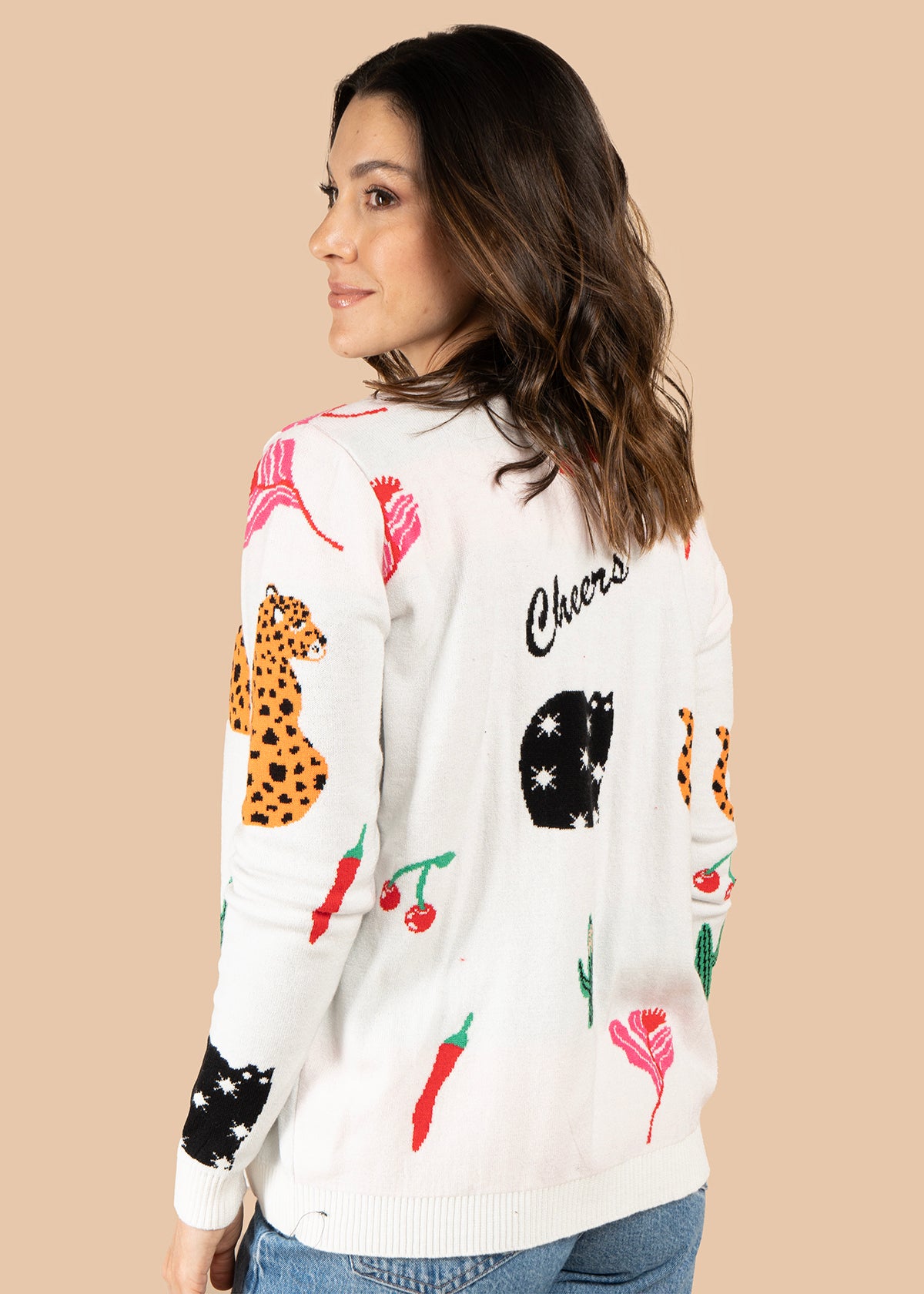 Saco color marfil con tejido de leopardos y elementos decorativos 106077