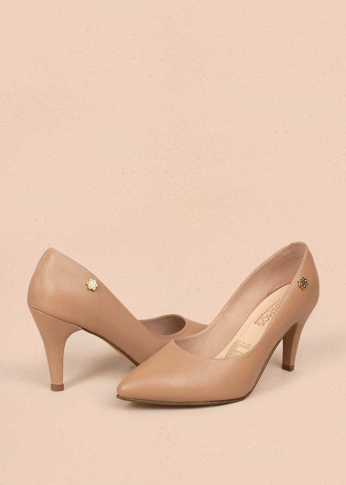 Tacones cerrados color nude con puntilla 106086