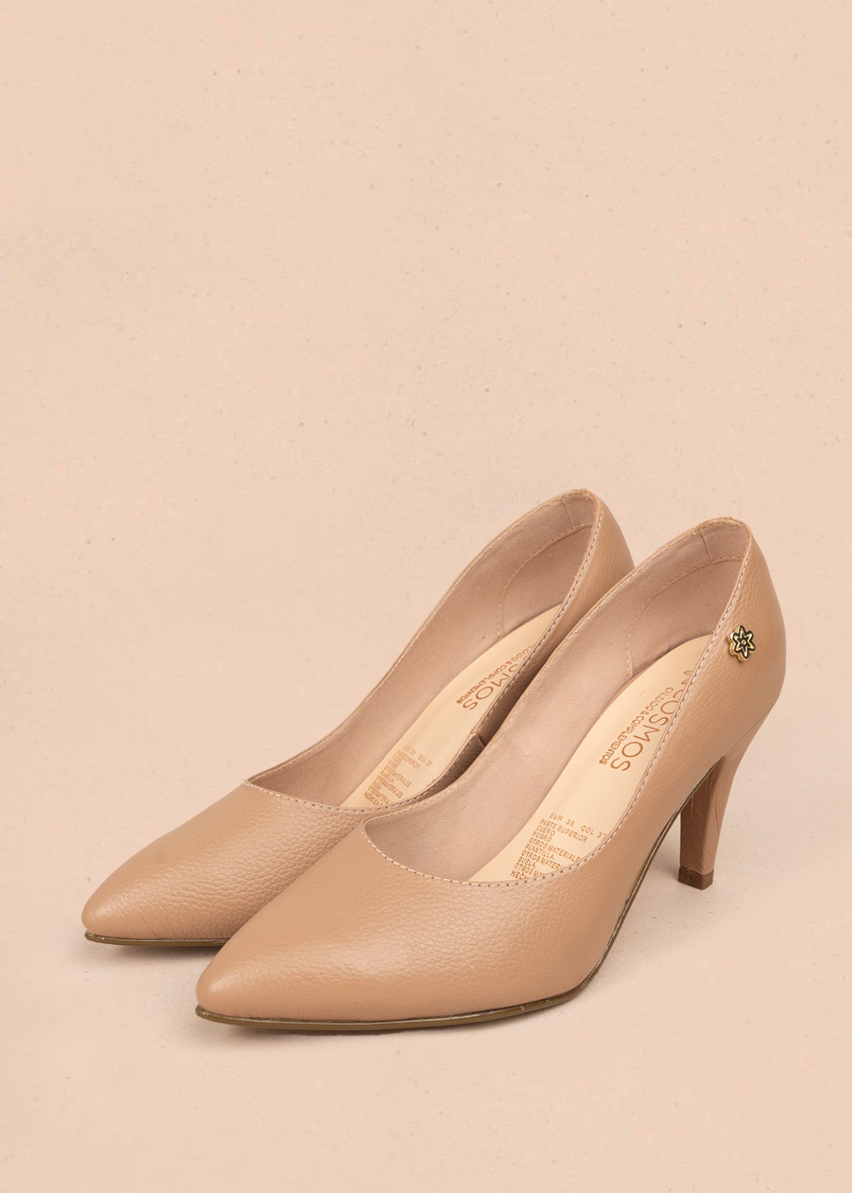 Tacones cerrados color nude con puntilla 106086