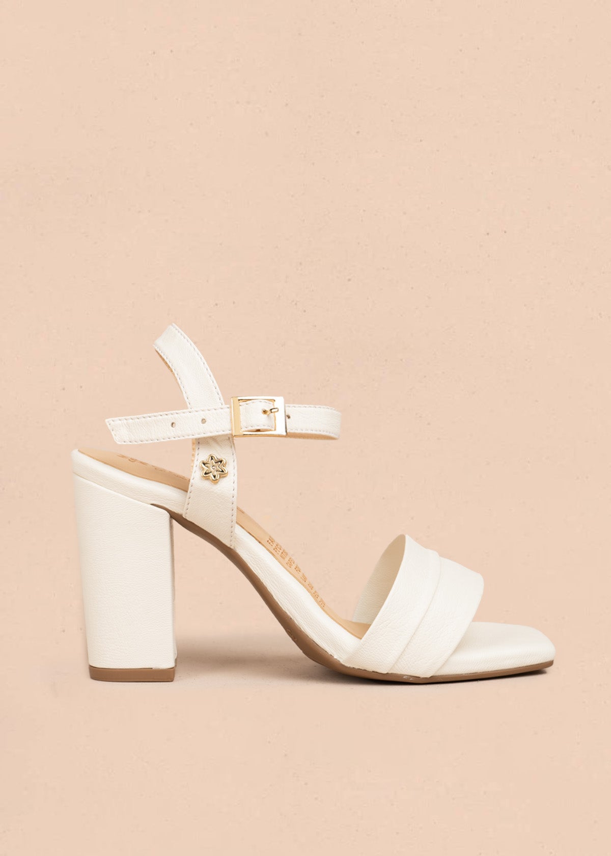 Sandalias altas color talco 106090