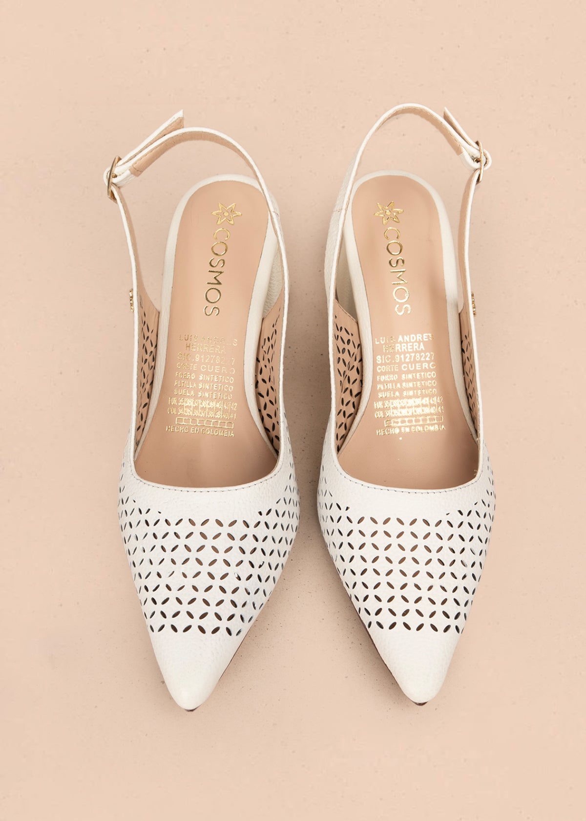 Trabilla en cuero color talco con perforaciones 106145